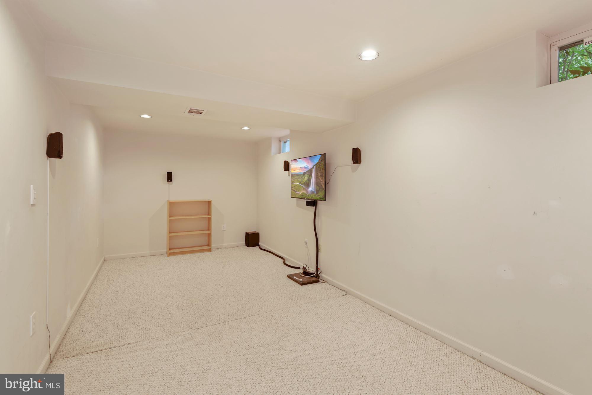 KINGS CONTRIVANCE - Residential