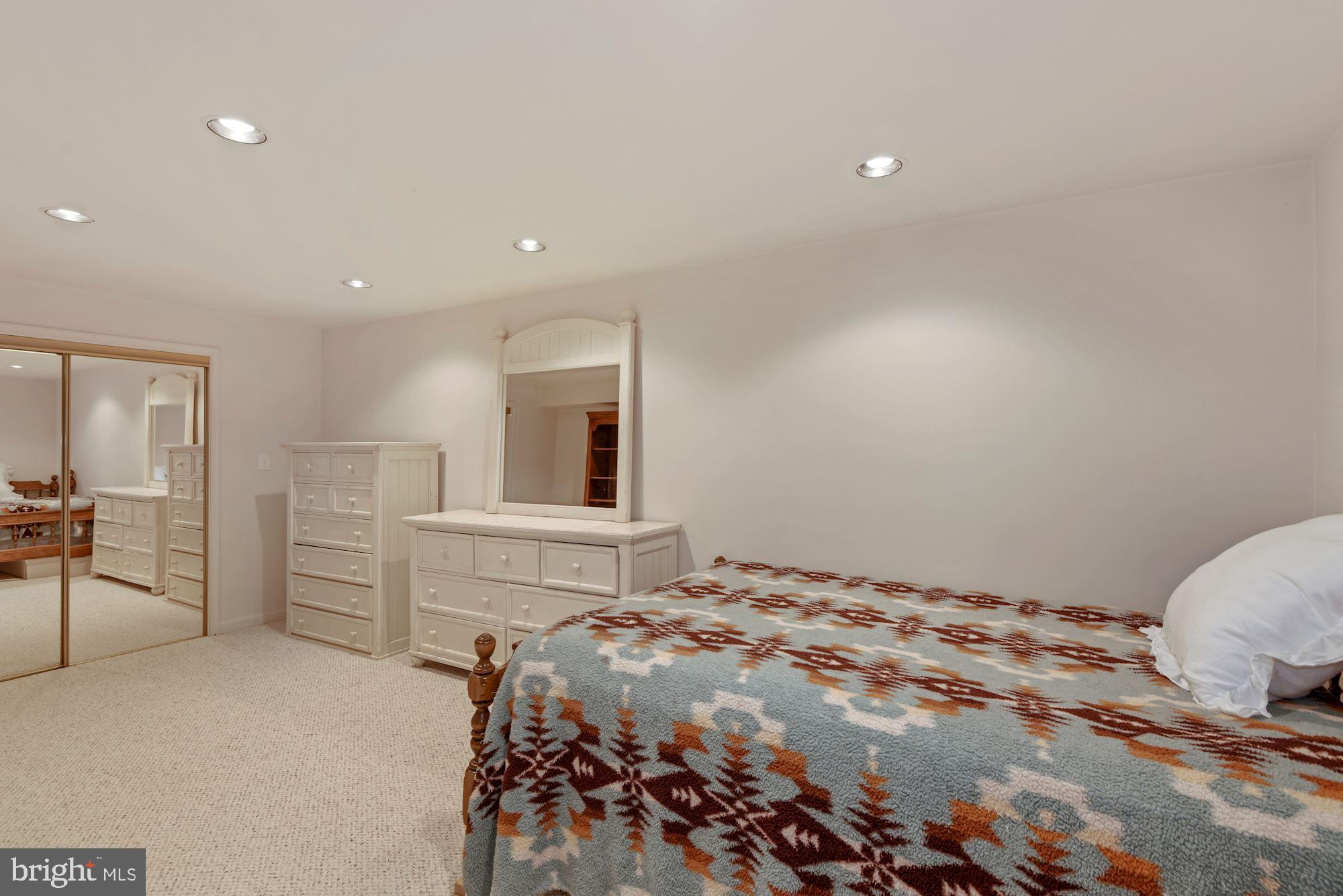 KINGS CONTRIVANCE - Residential