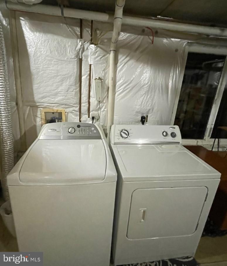 COURTYARDS AT WEST 222 - Residential Lease