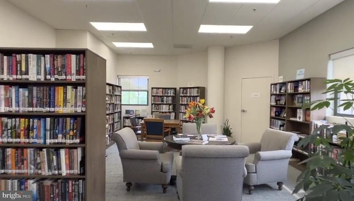 LANSDOWNE WOODS - Residential