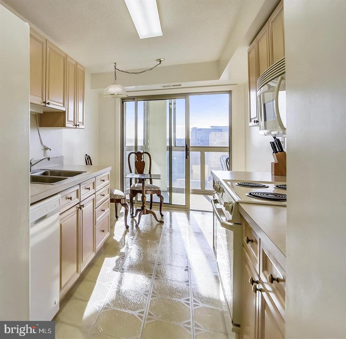 LANSDOWNE WOODS - Residential