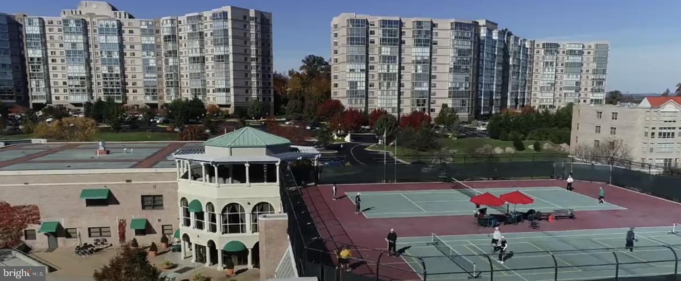 LANSDOWNE WOODS - Residential