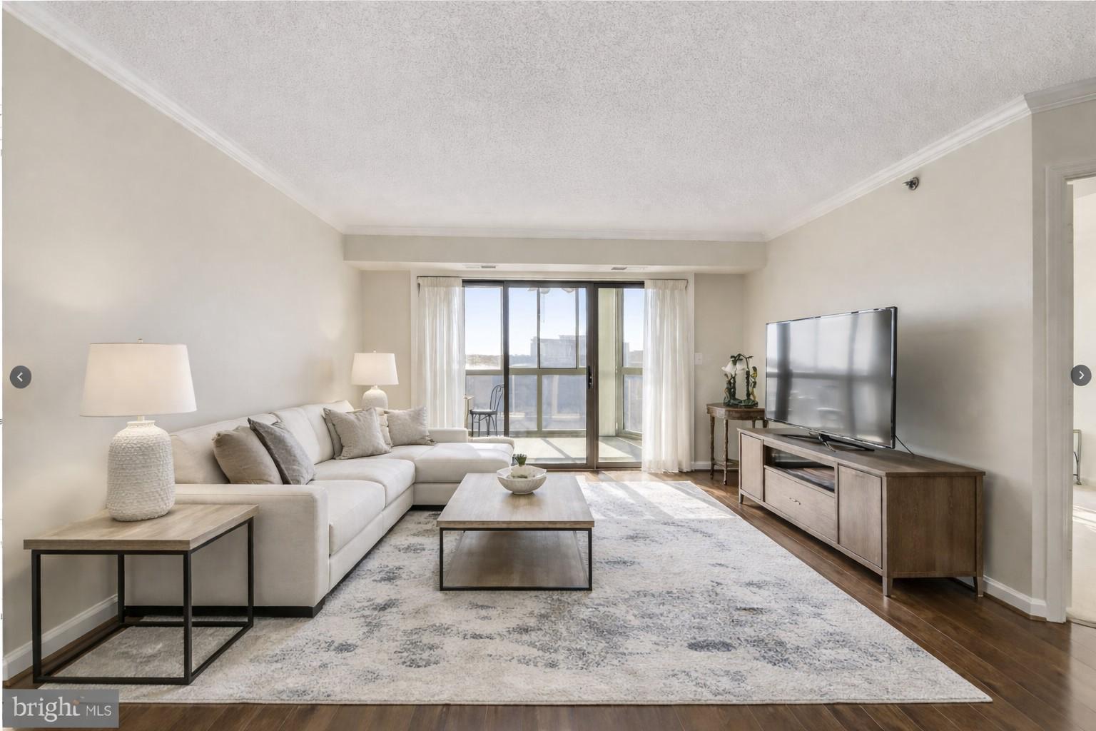 LANSDOWNE WOODS - Residential