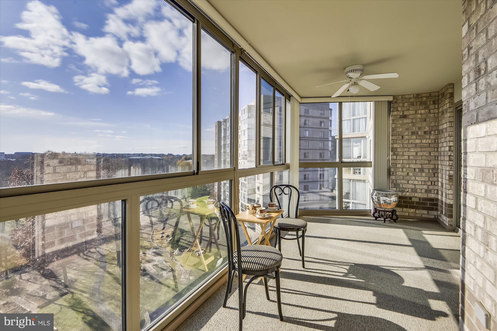 LANSDOWNE WOODS - Residential