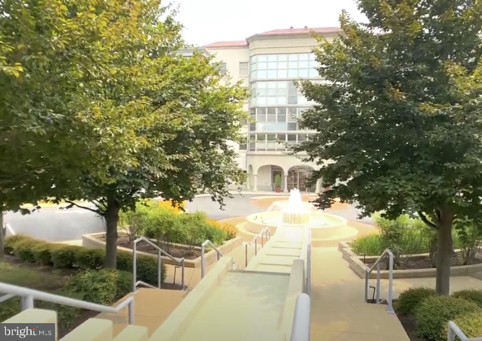 LANSDOWNE WOODS - Residential