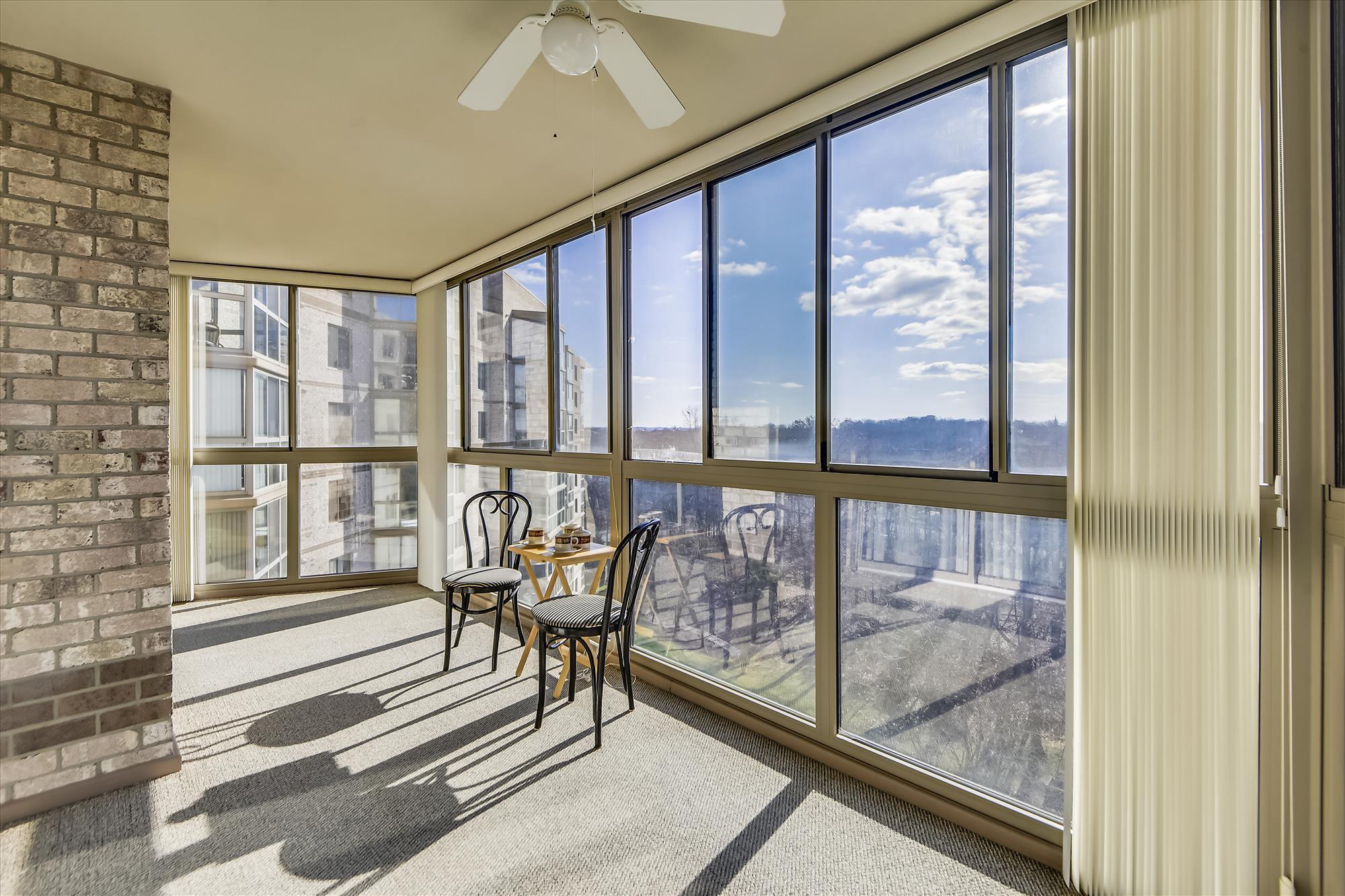 LANSDOWNE WOODS - Residential