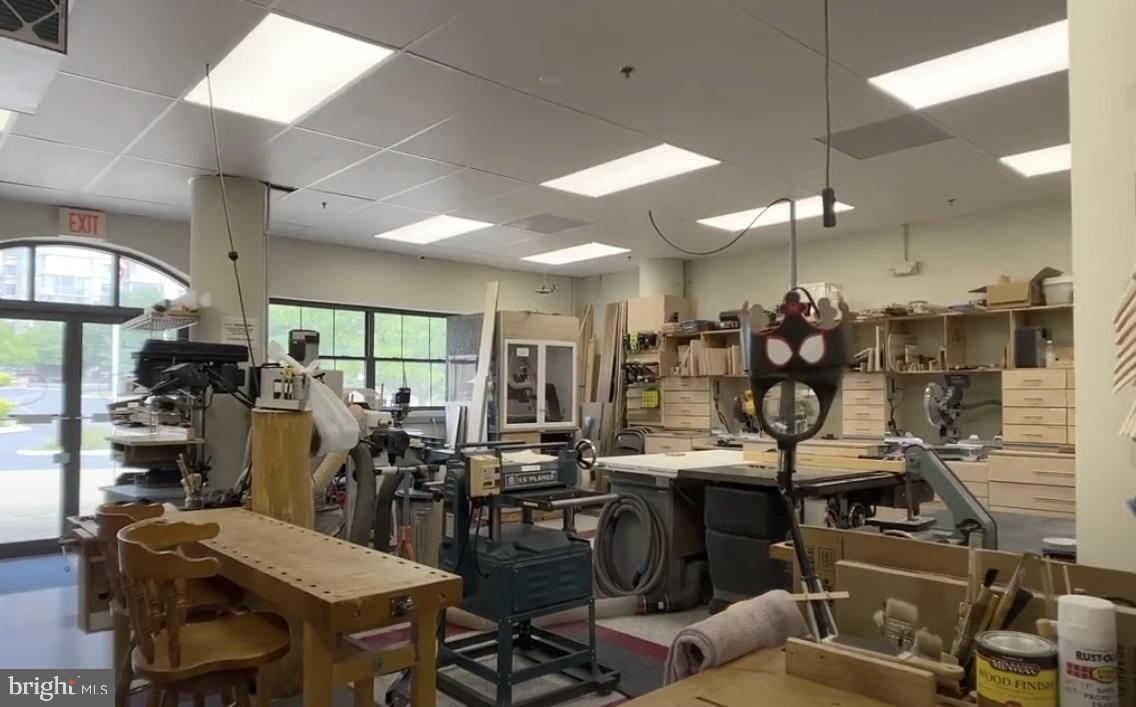 LANSDOWNE WOODS - Residential