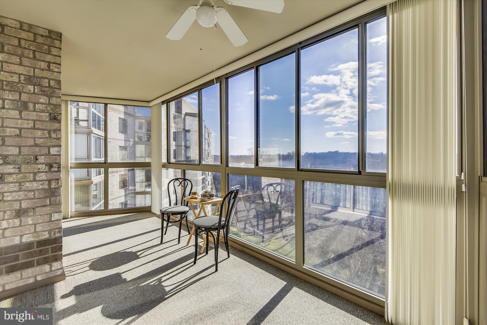 LANSDOWNE WOODS - Residential