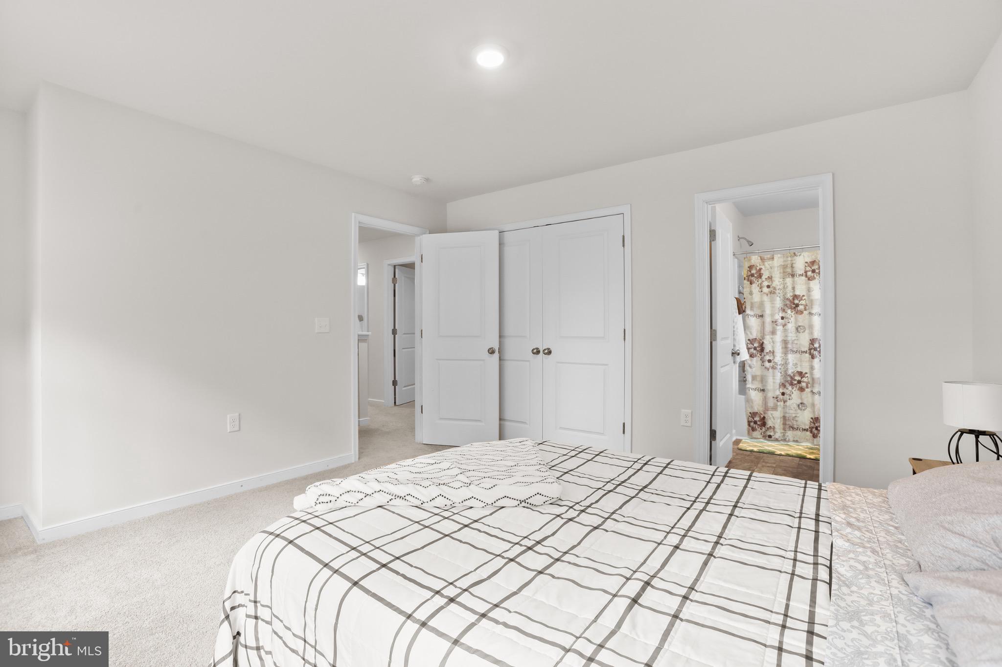 GLEBE HARBOR - Residential