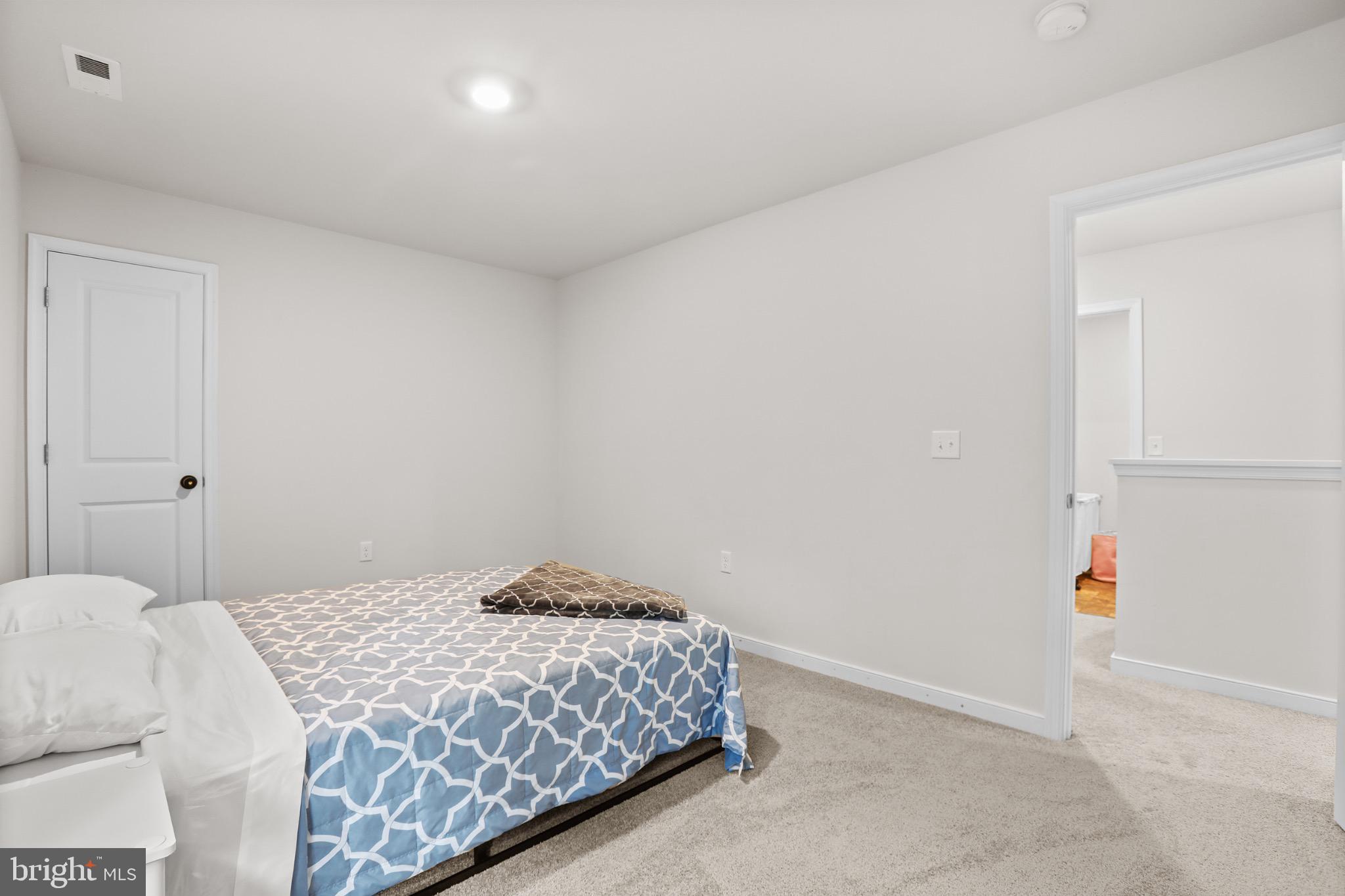 GLEBE HARBOR - Residential