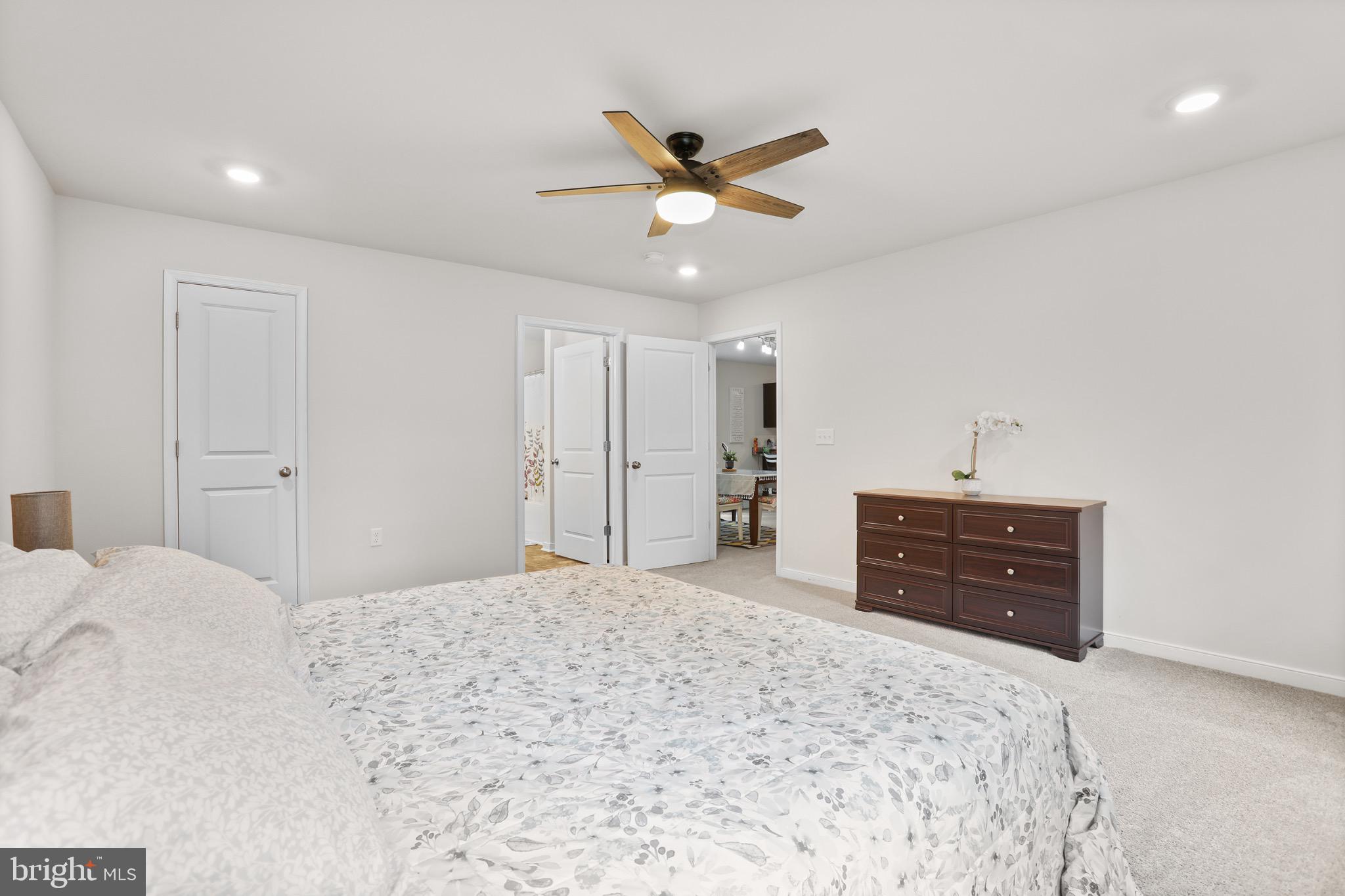 GLEBE HARBOR - Residential