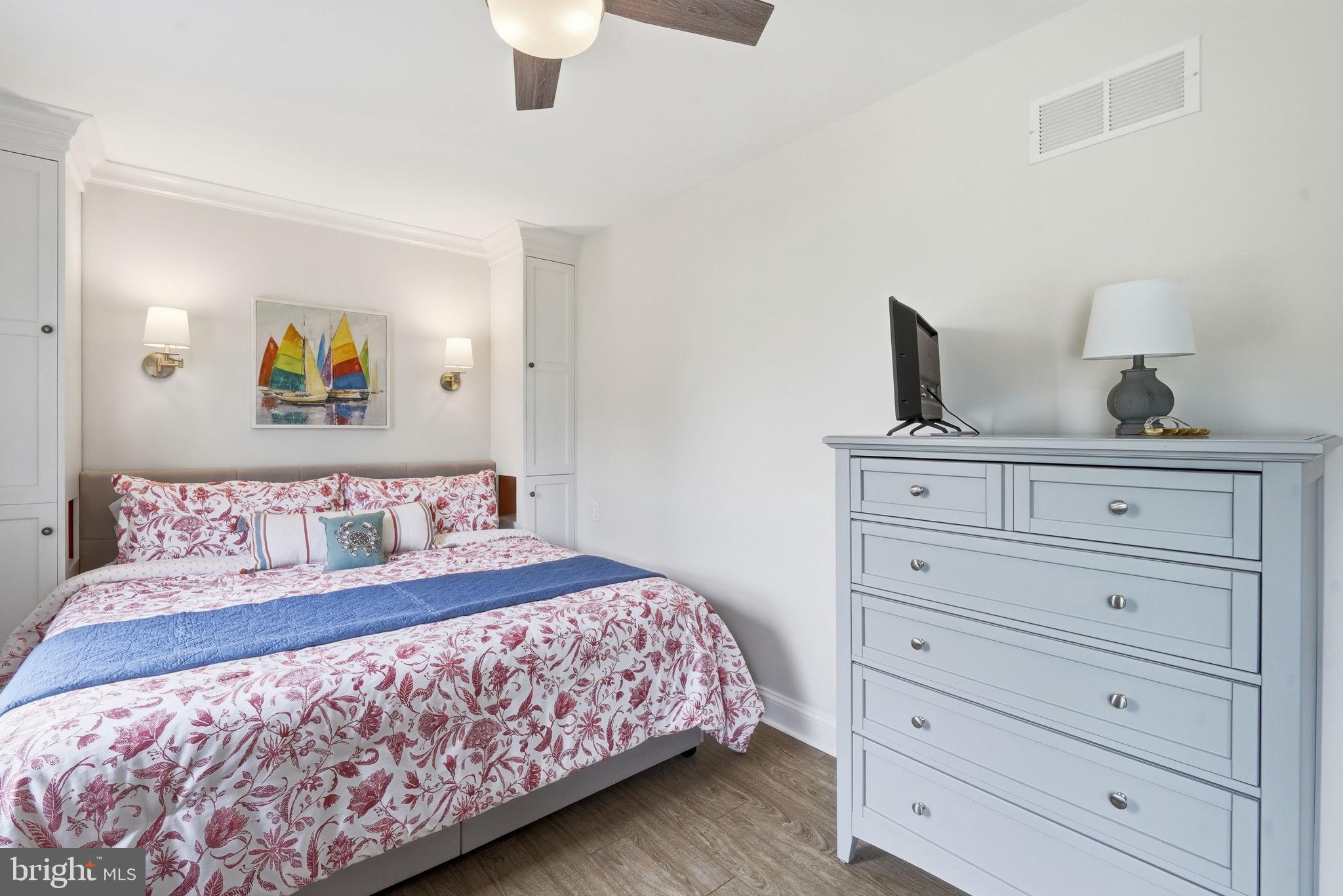 HACKS POINT - Residential