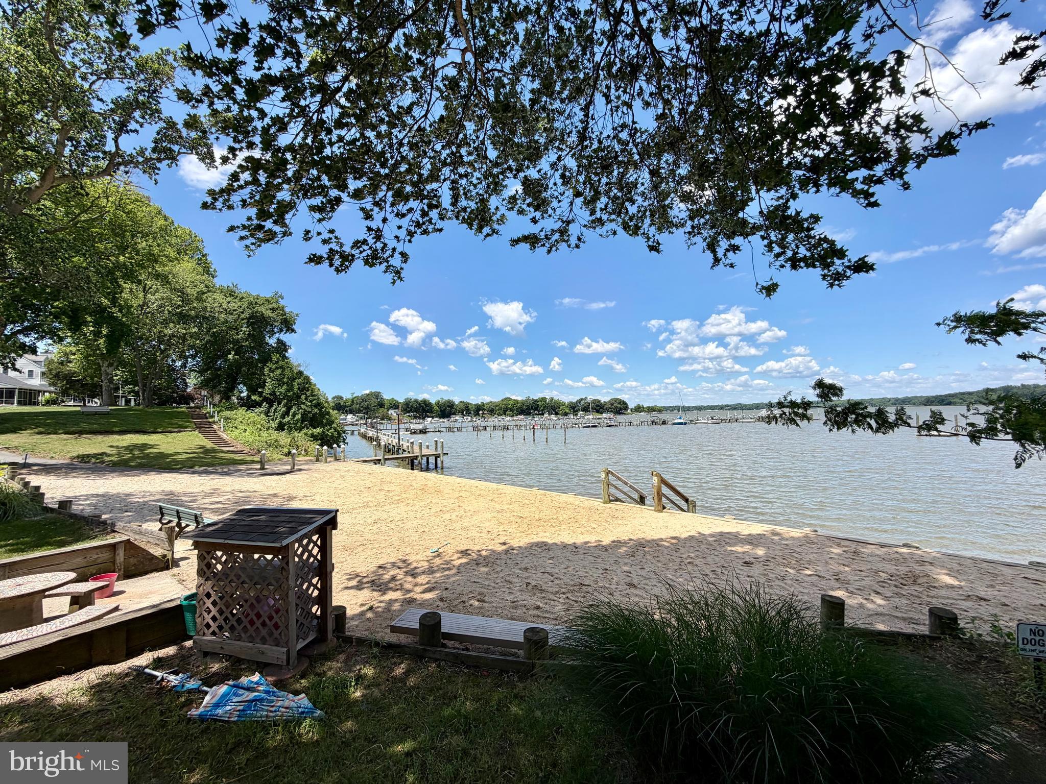 HACKS POINT - Residential