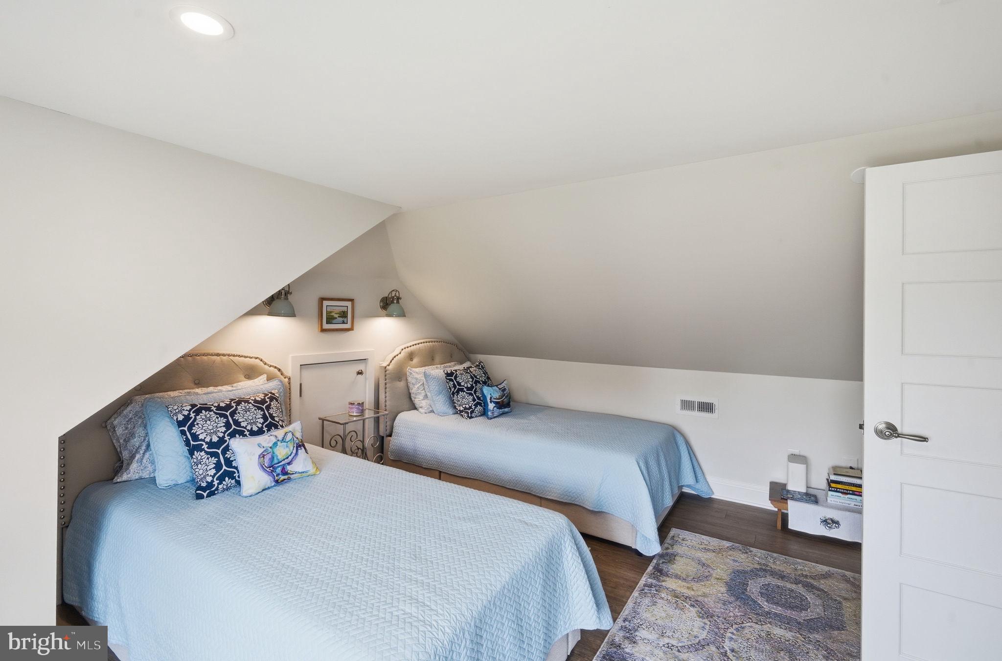 HACKS POINT - Residential