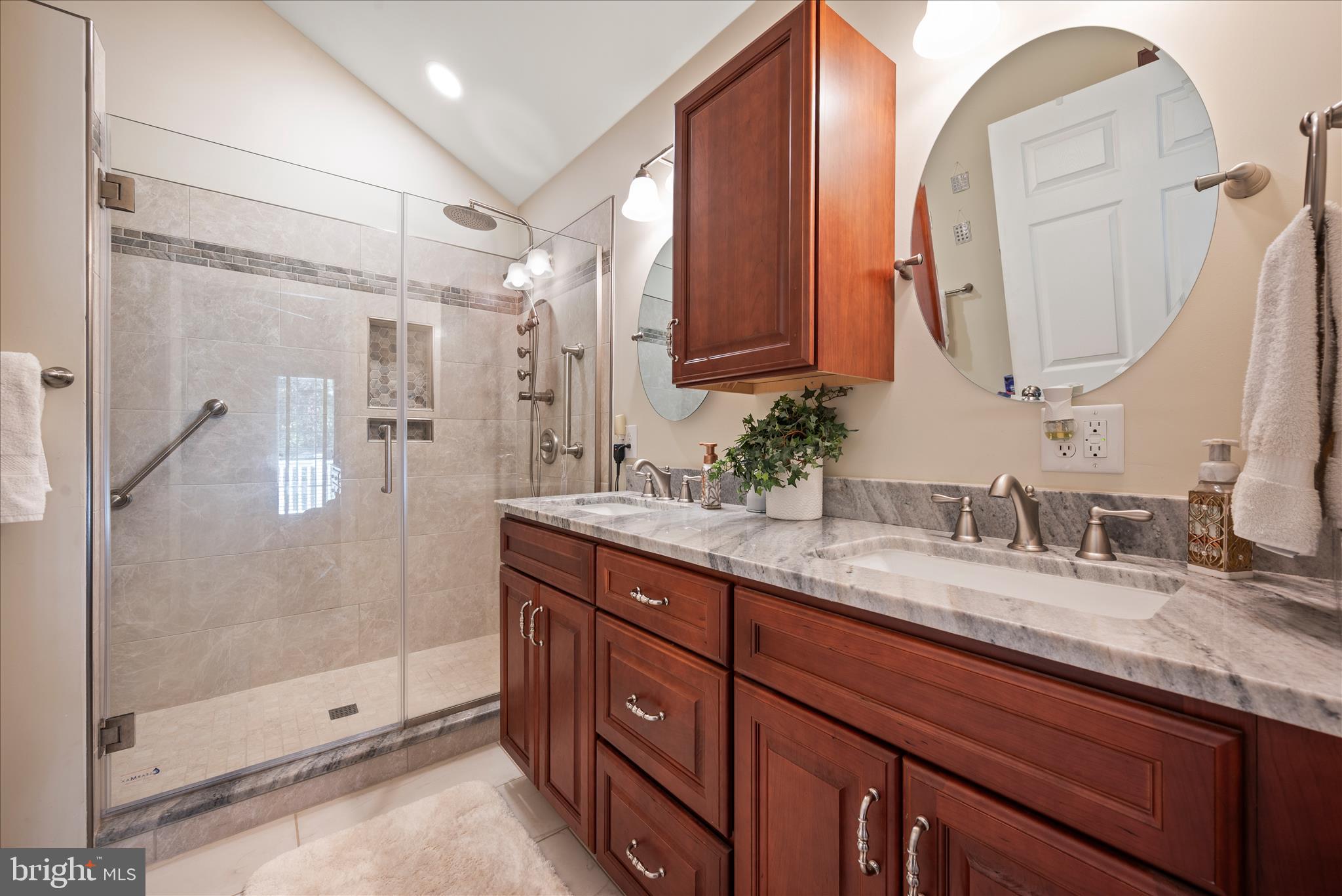 DAV MAR VILLAGE - Residential