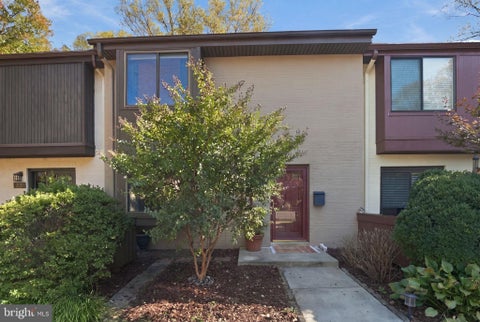 Photo of 2053 Golf Course Drive, RESTON, VA 20191 (MLS # VAFX2344548)