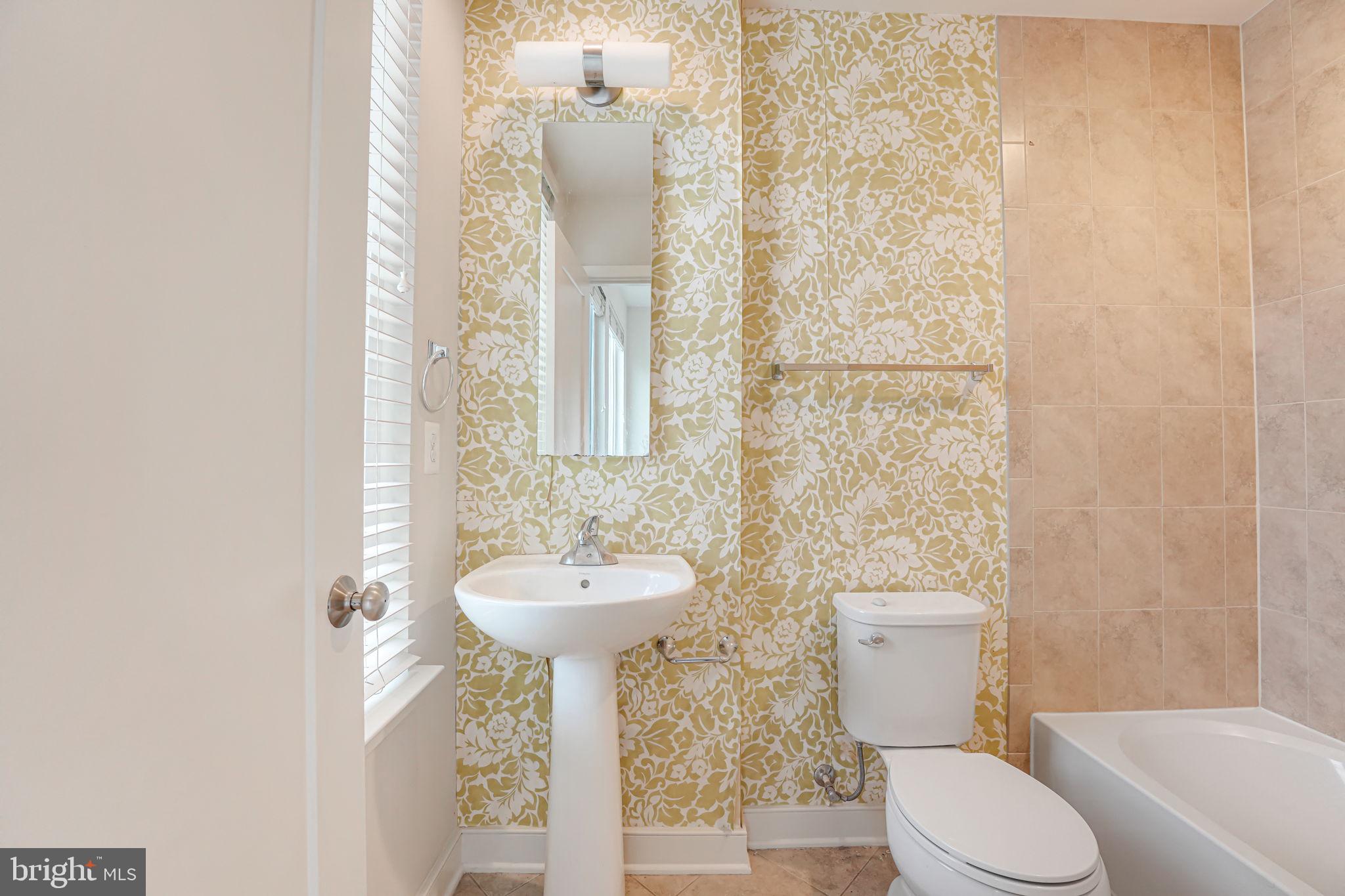 EYA ARTS DISTRICT - Residential Lease