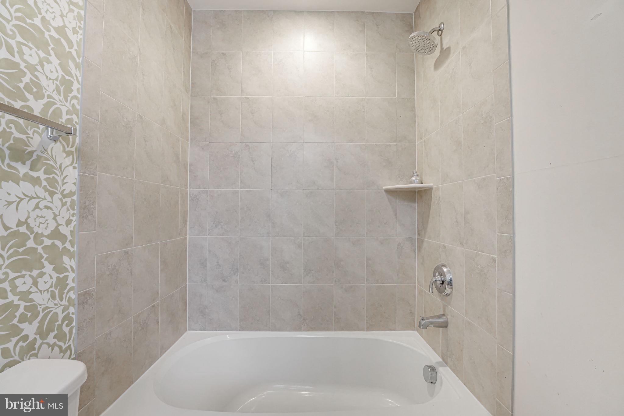 EYA ARTS DISTRICT - Residential Lease