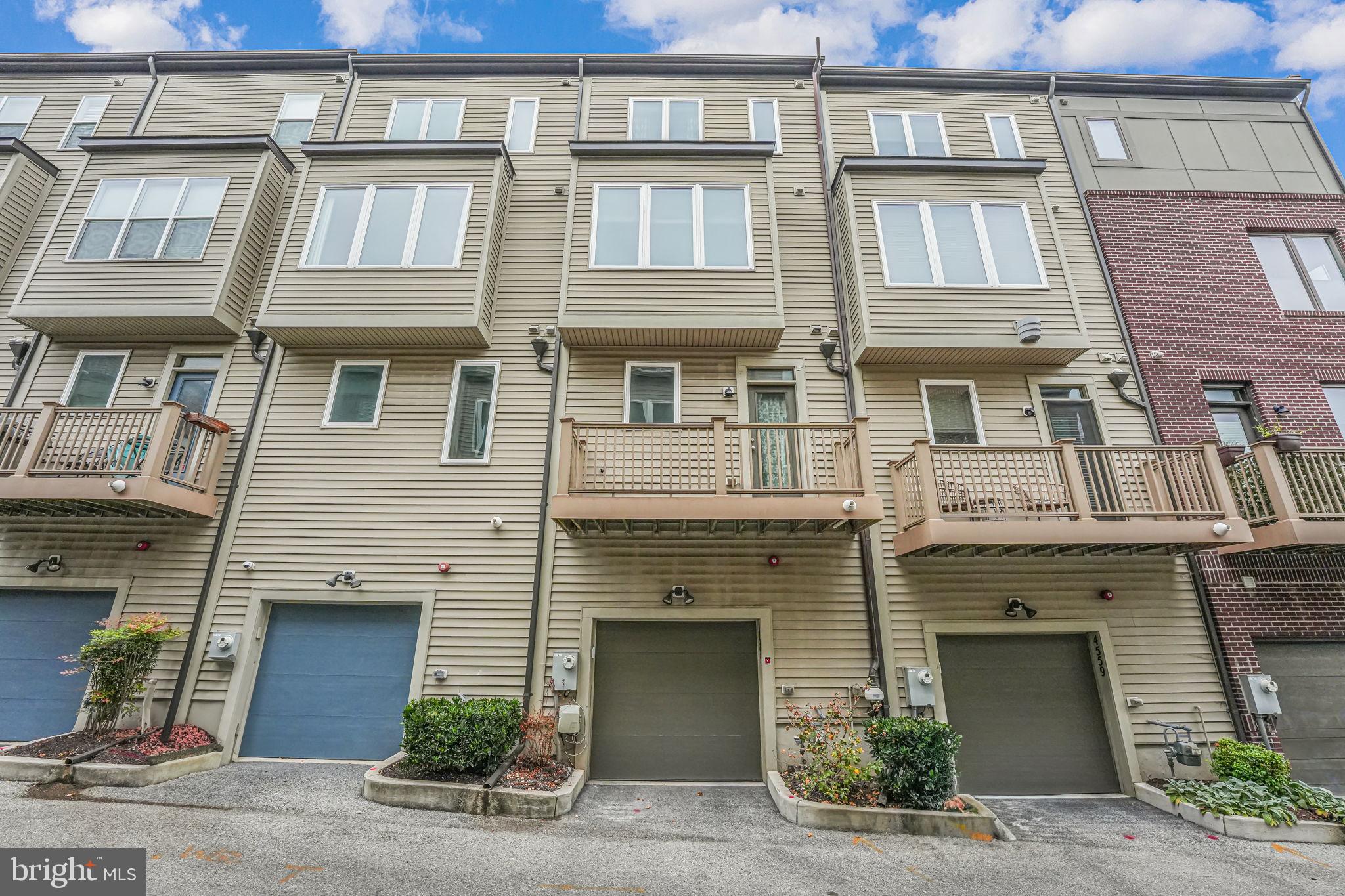 EYA ARTS DISTRICT - Residential Lease