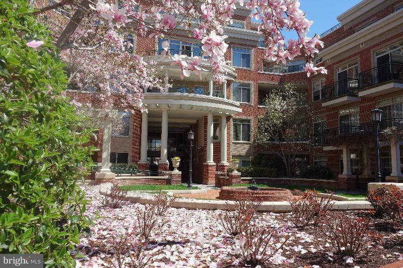 ACTONS LANDING CONDOS - Residential Lease