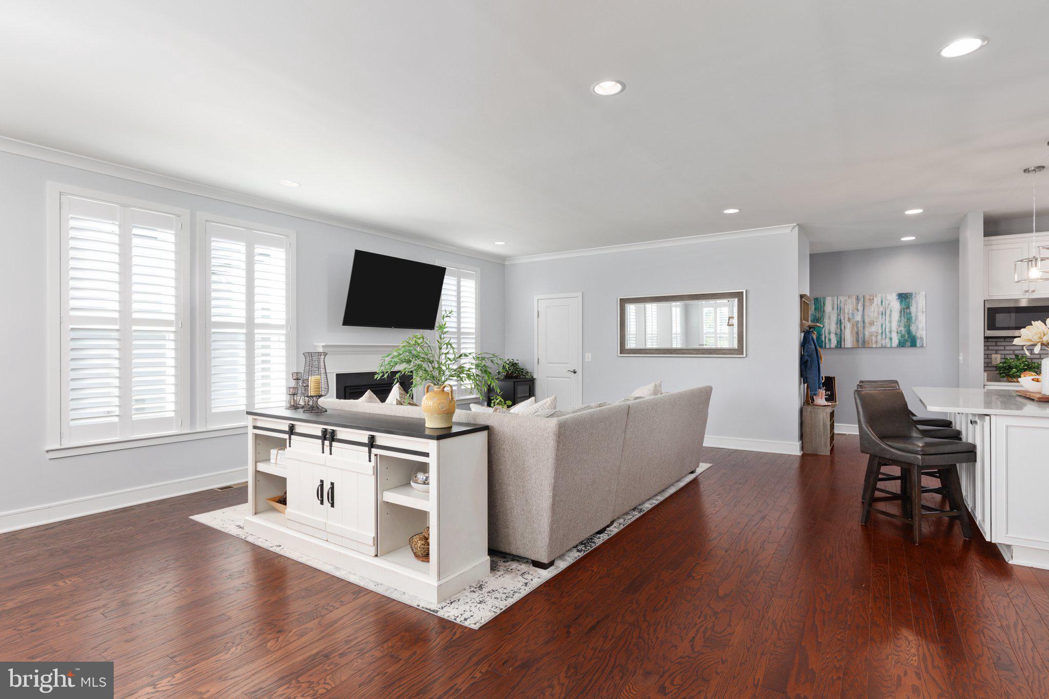 MEADOWBROOK - Residential