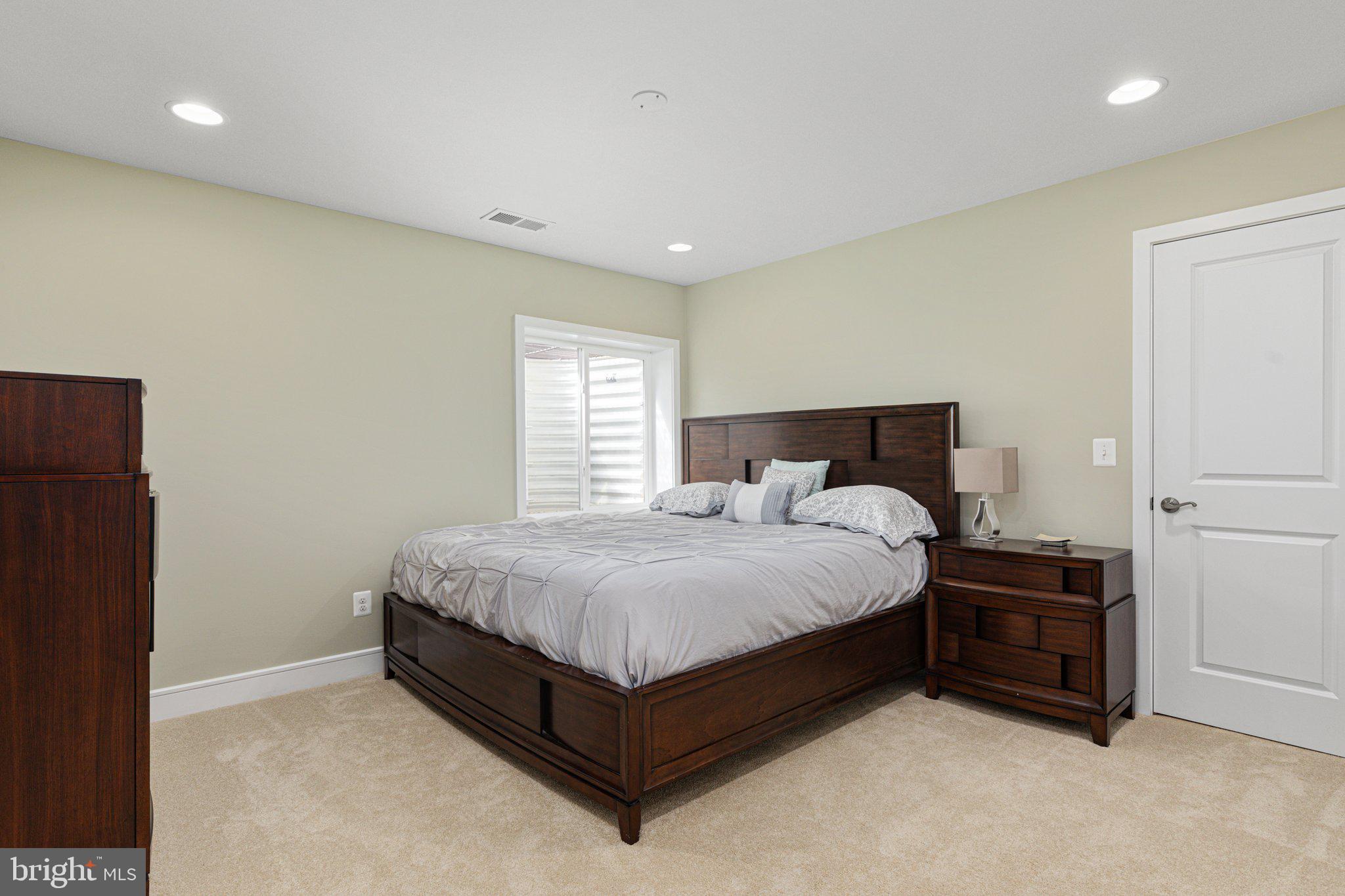 MEADOWBROOK - Residential