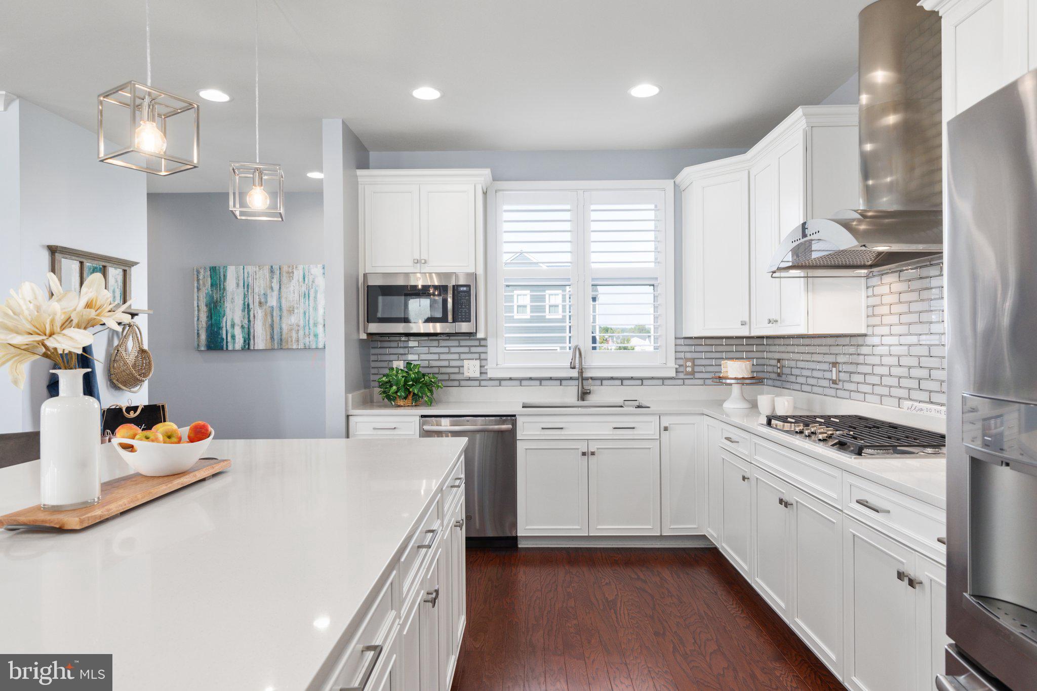 MEADOWBROOK - Residential