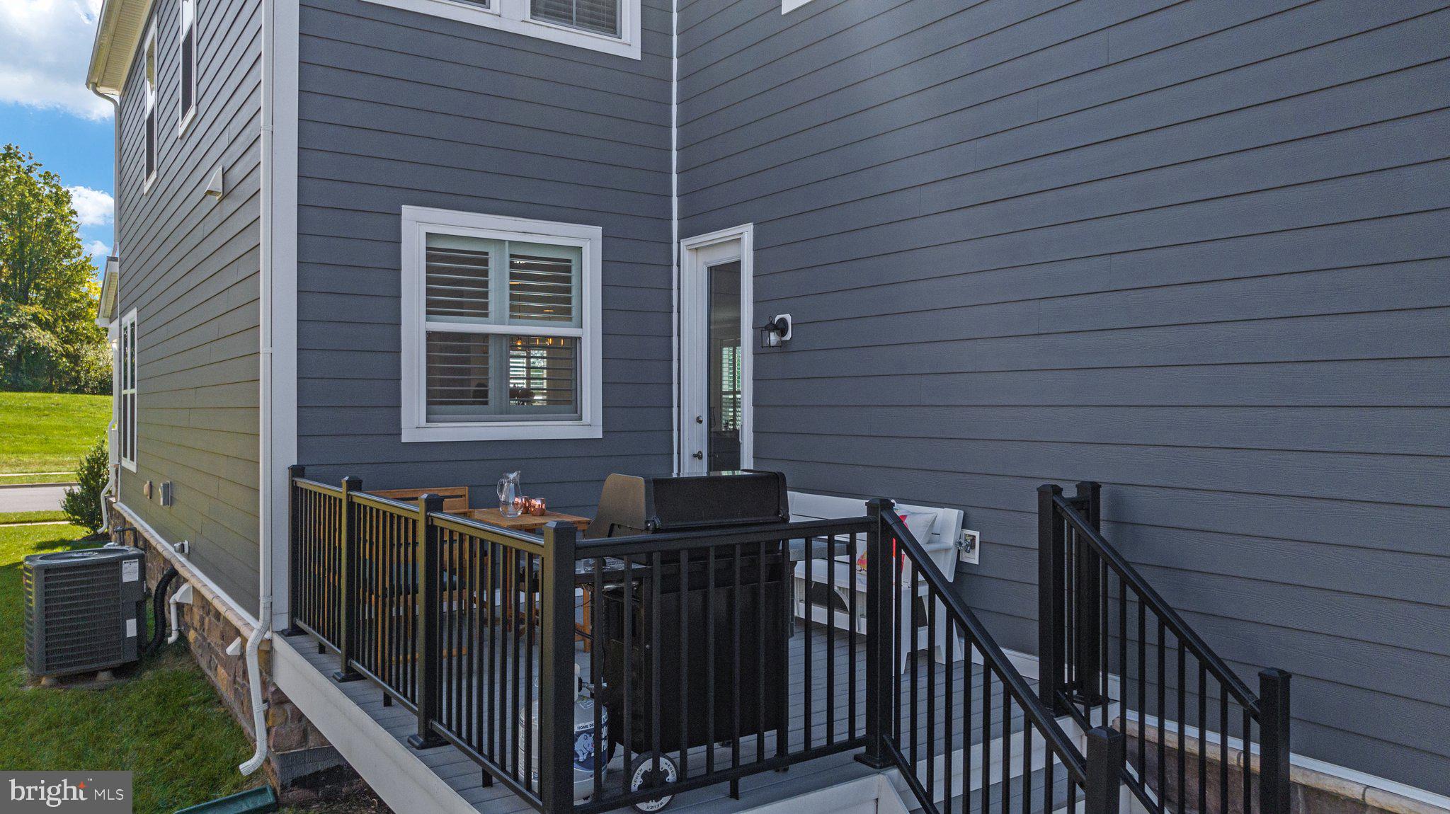 MEADOWBROOK - Residential