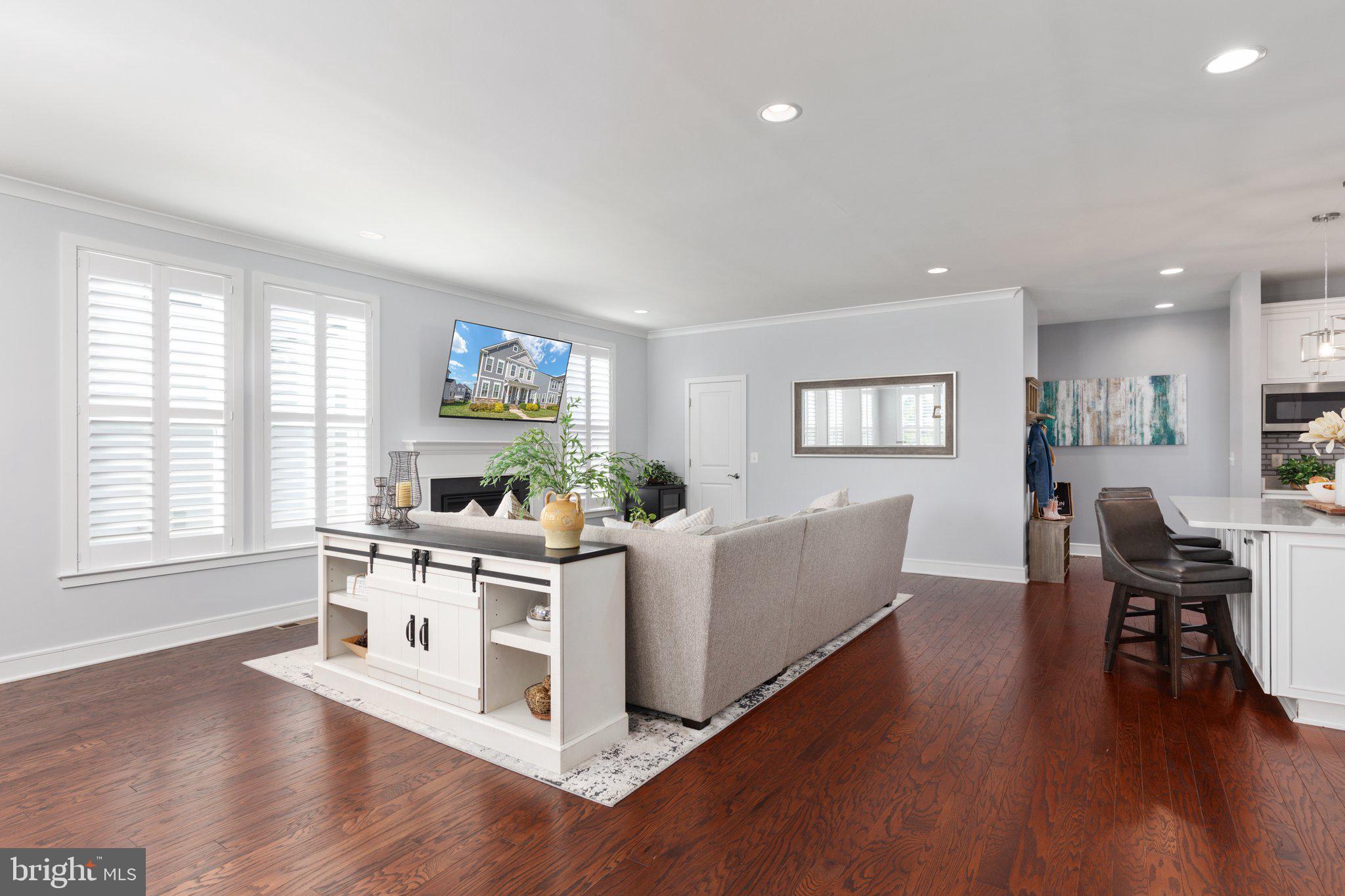 MEADOWBROOK - Residential