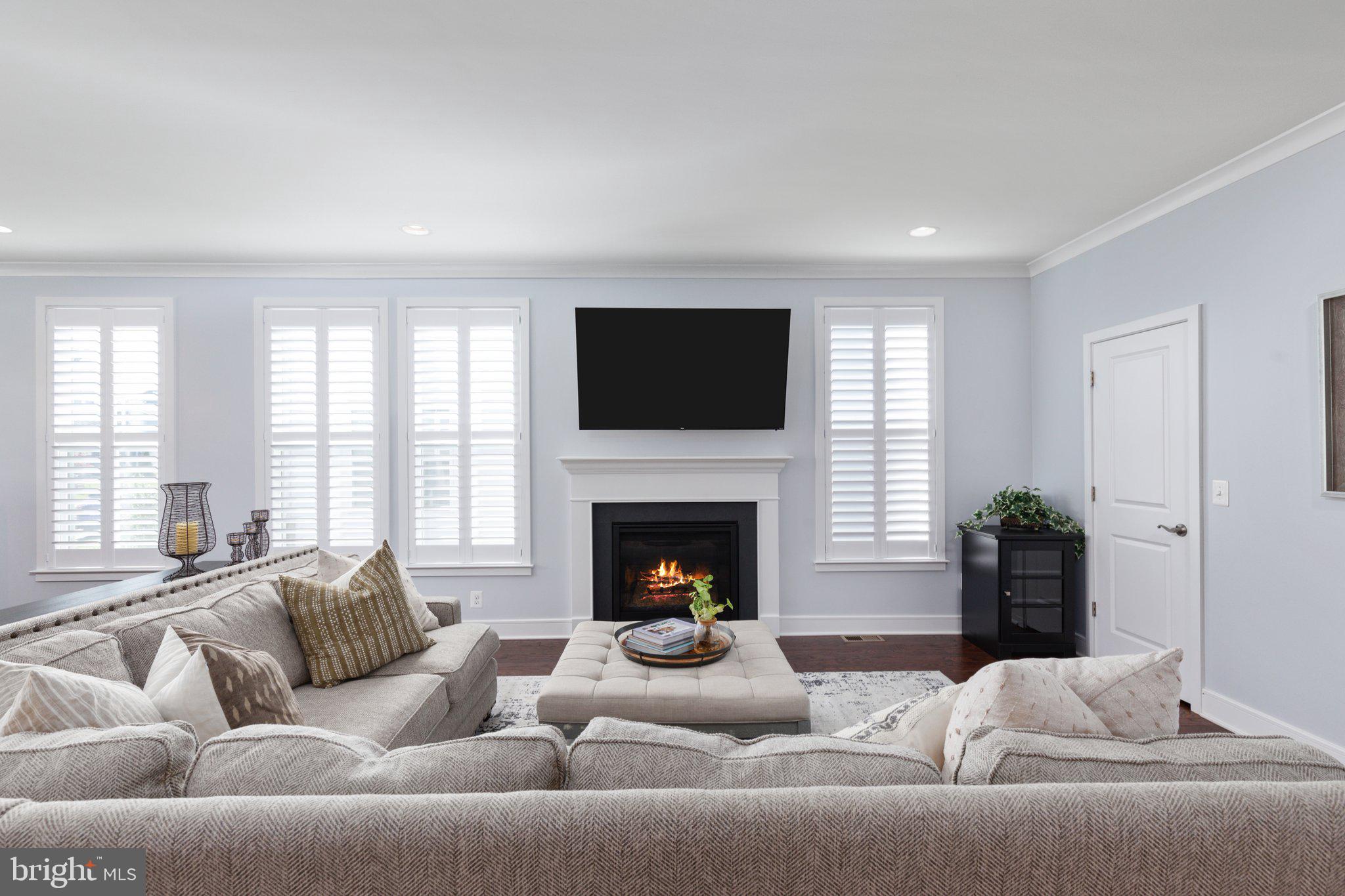 MEADOWBROOK - Residential