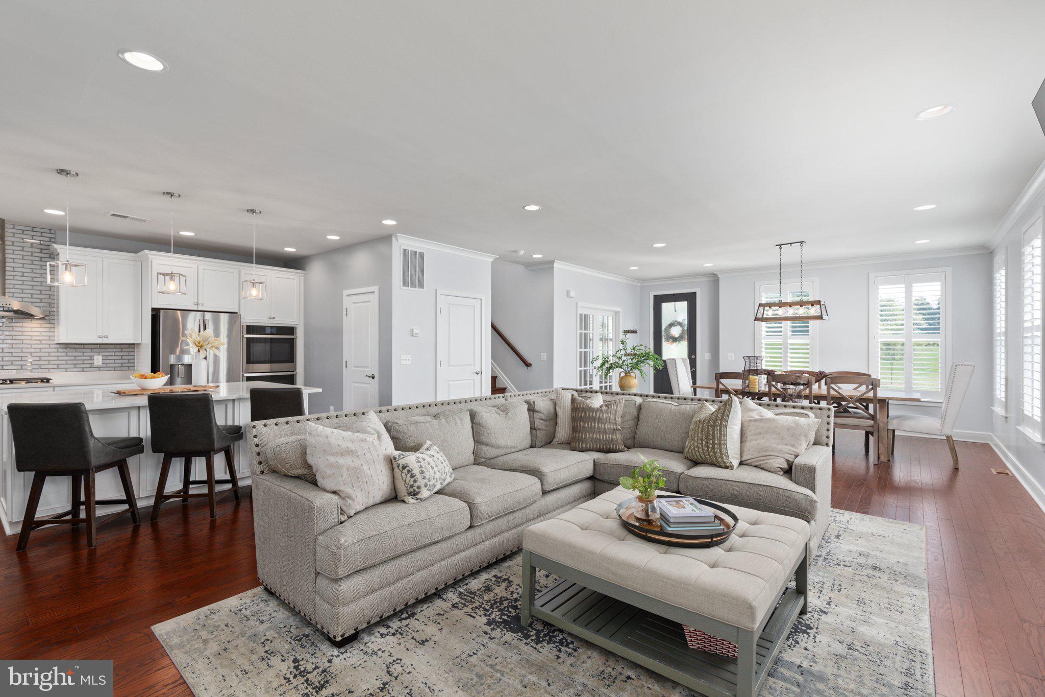 MEADOWBROOK - Residential