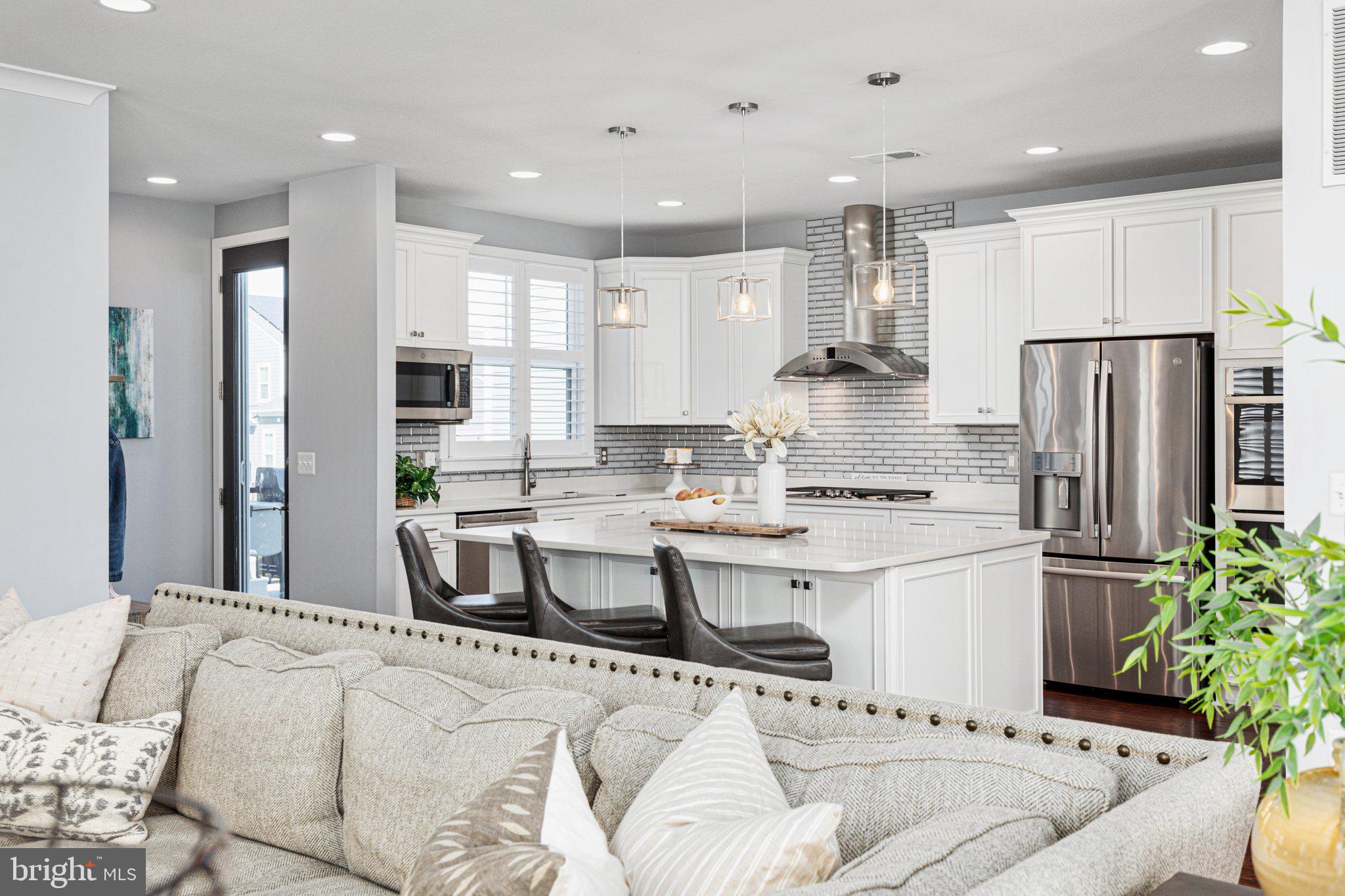 MEADOWBROOK - Residential