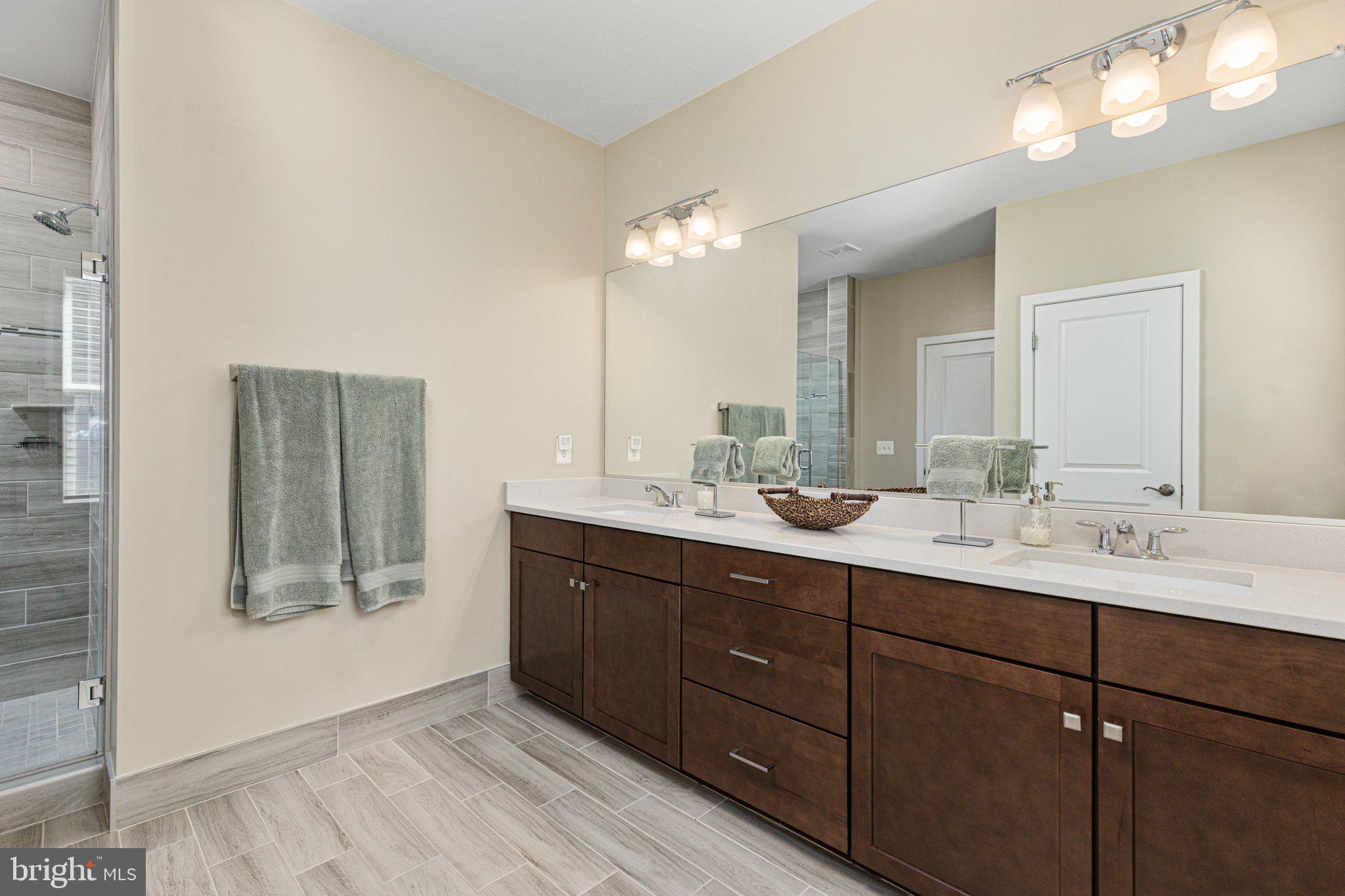 MEADOWBROOK - Residential