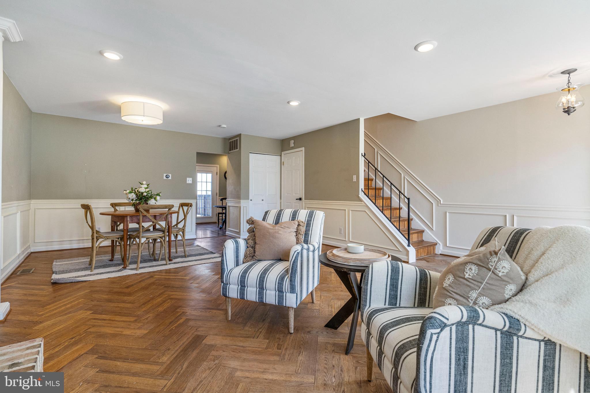 RICHARDSON MEWS - Residential