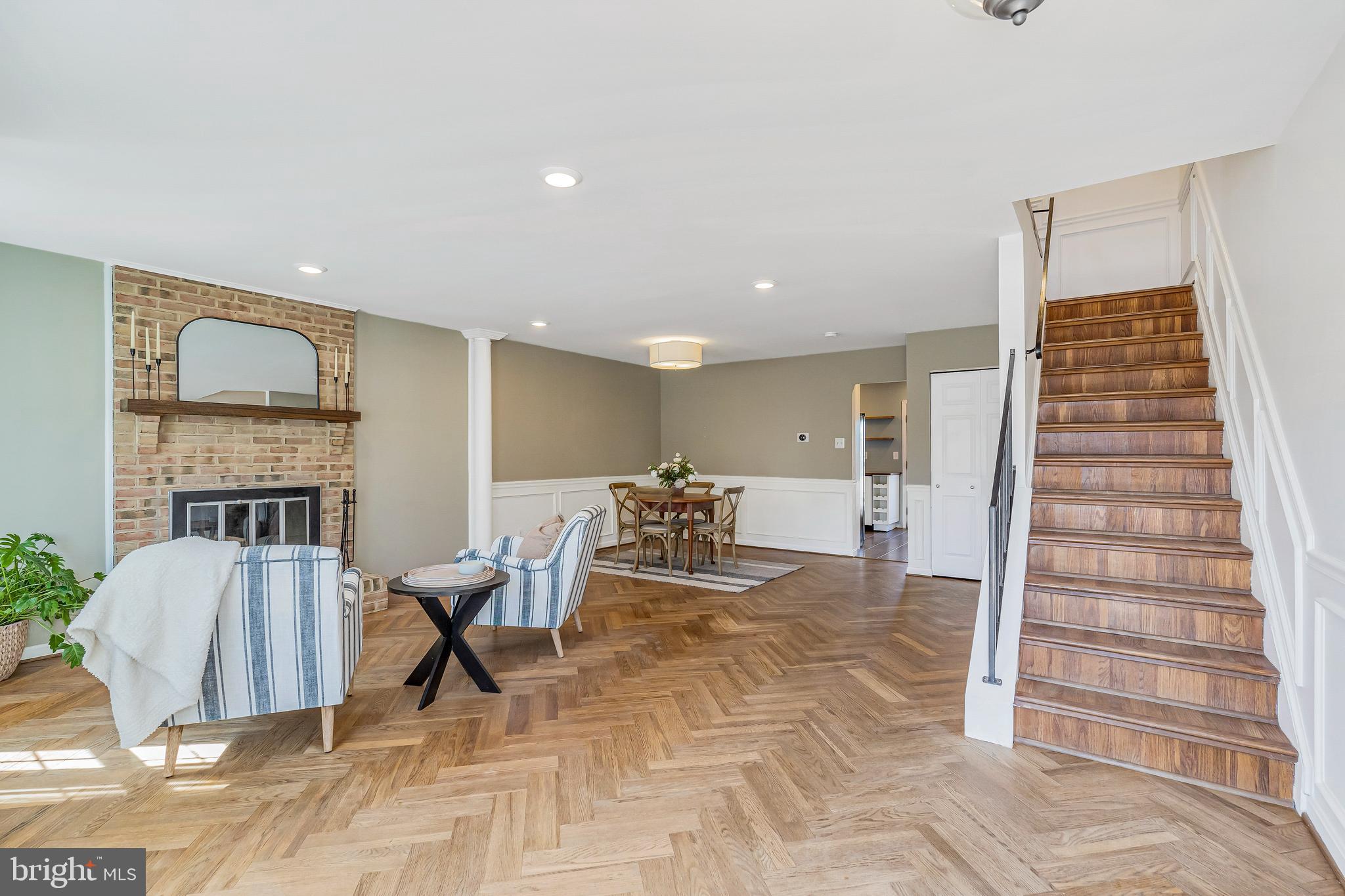 RICHARDSON MEWS - Residential