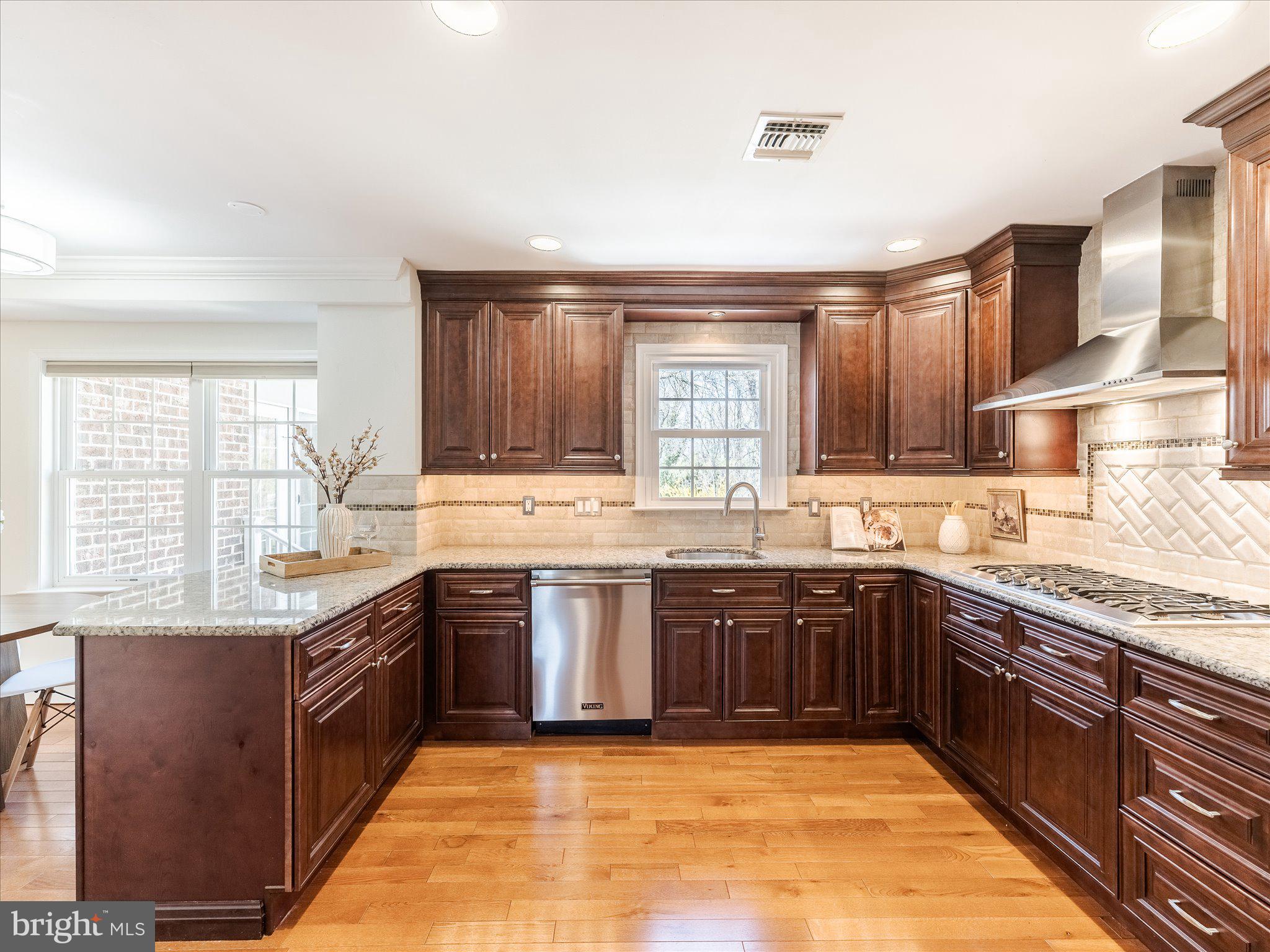 JENKINTOWN - Residential