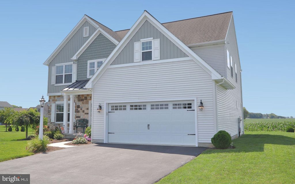 Photo of 635 SKYLER DR, MOUNT JOY, PA 17552 (MLS # PALA2037654)