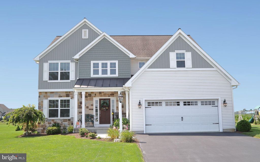 Photo of 635 SKYLER DR, MOUNT JOY, PA 17552 (MLS # PALA2037654)