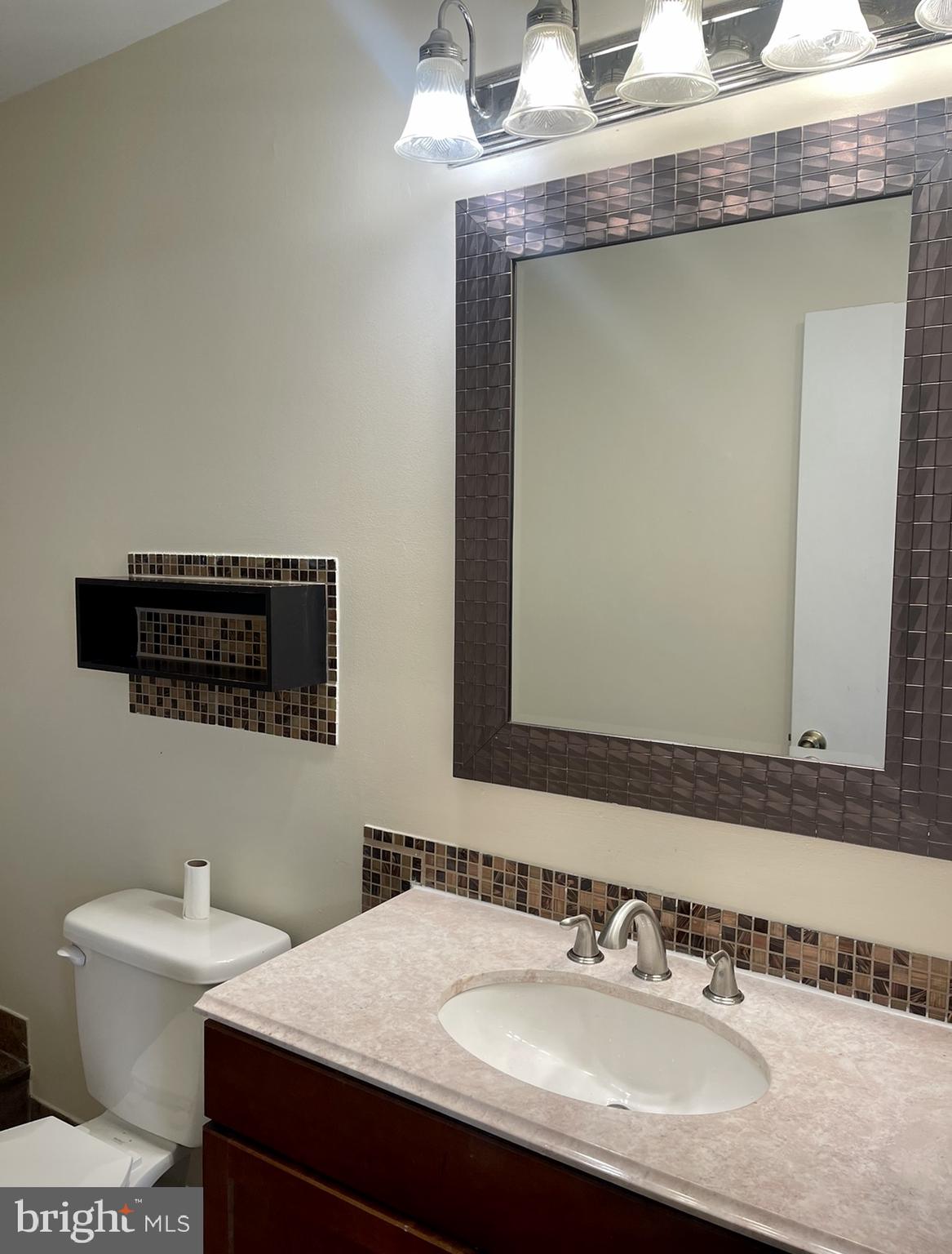 STONINGTON CONDOMINIUMS - Residential