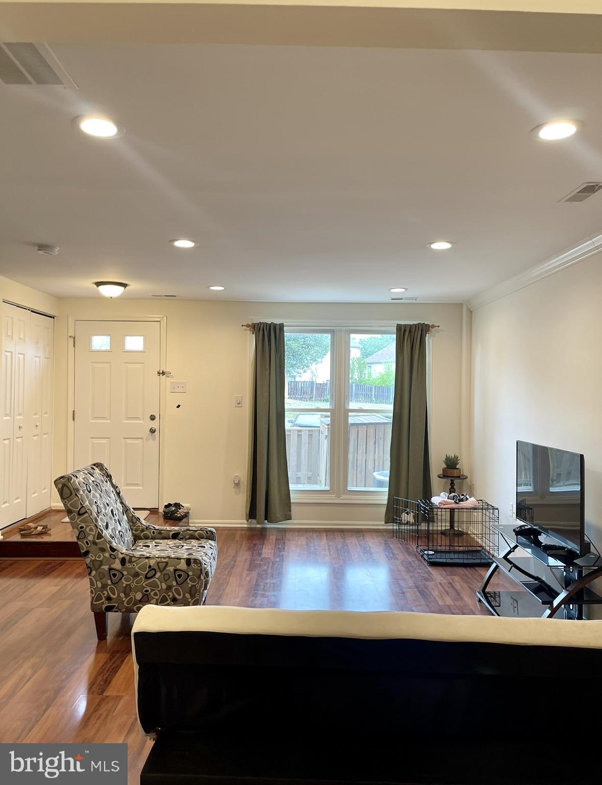 STONINGTON CONDOMINIUMS - Residential