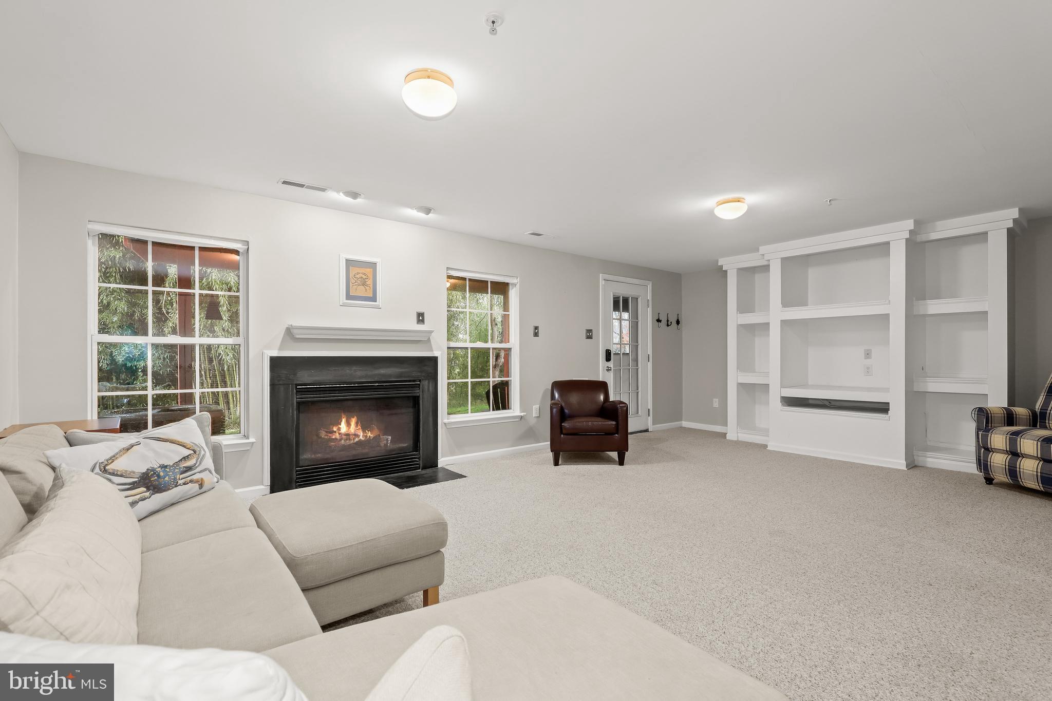 COLLEGE HILLS - Residential