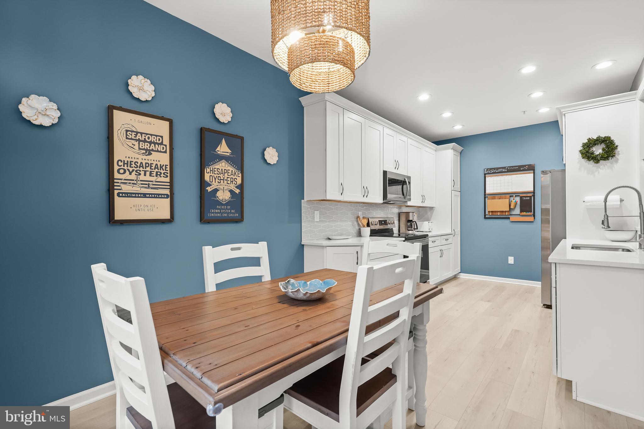 COLLEGE HILLS - Residential