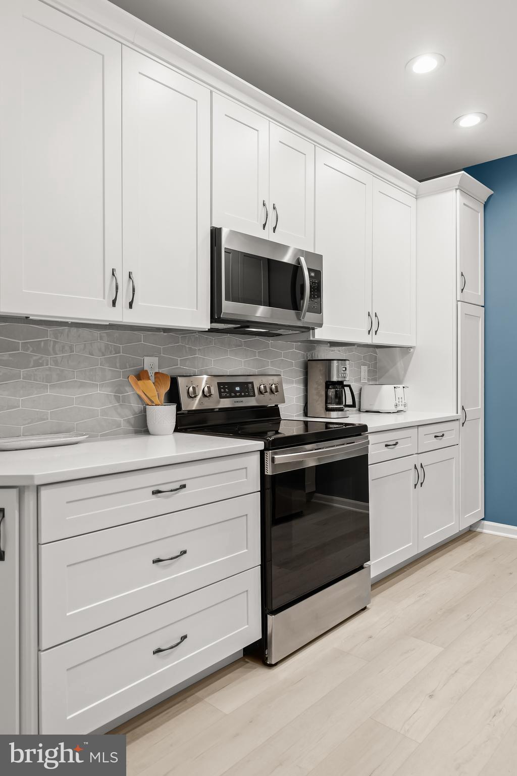 COLLEGE HILLS - Residential