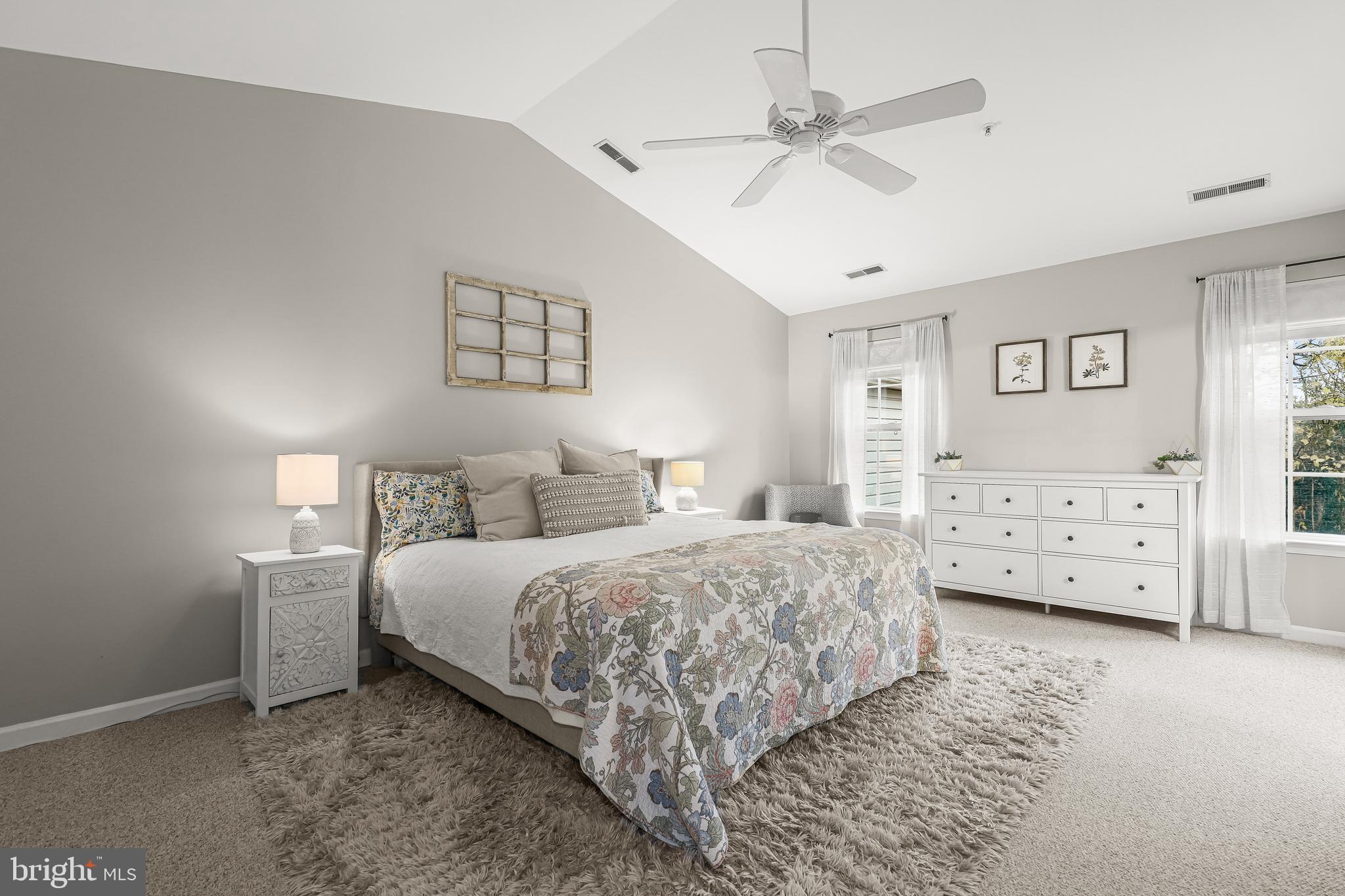 COLLEGE HILLS - Residential