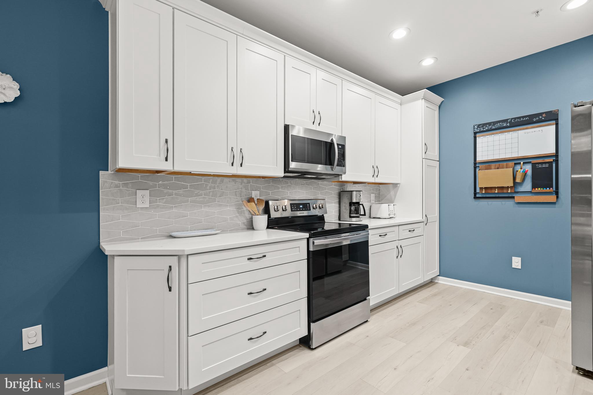 COLLEGE HILLS - Residential