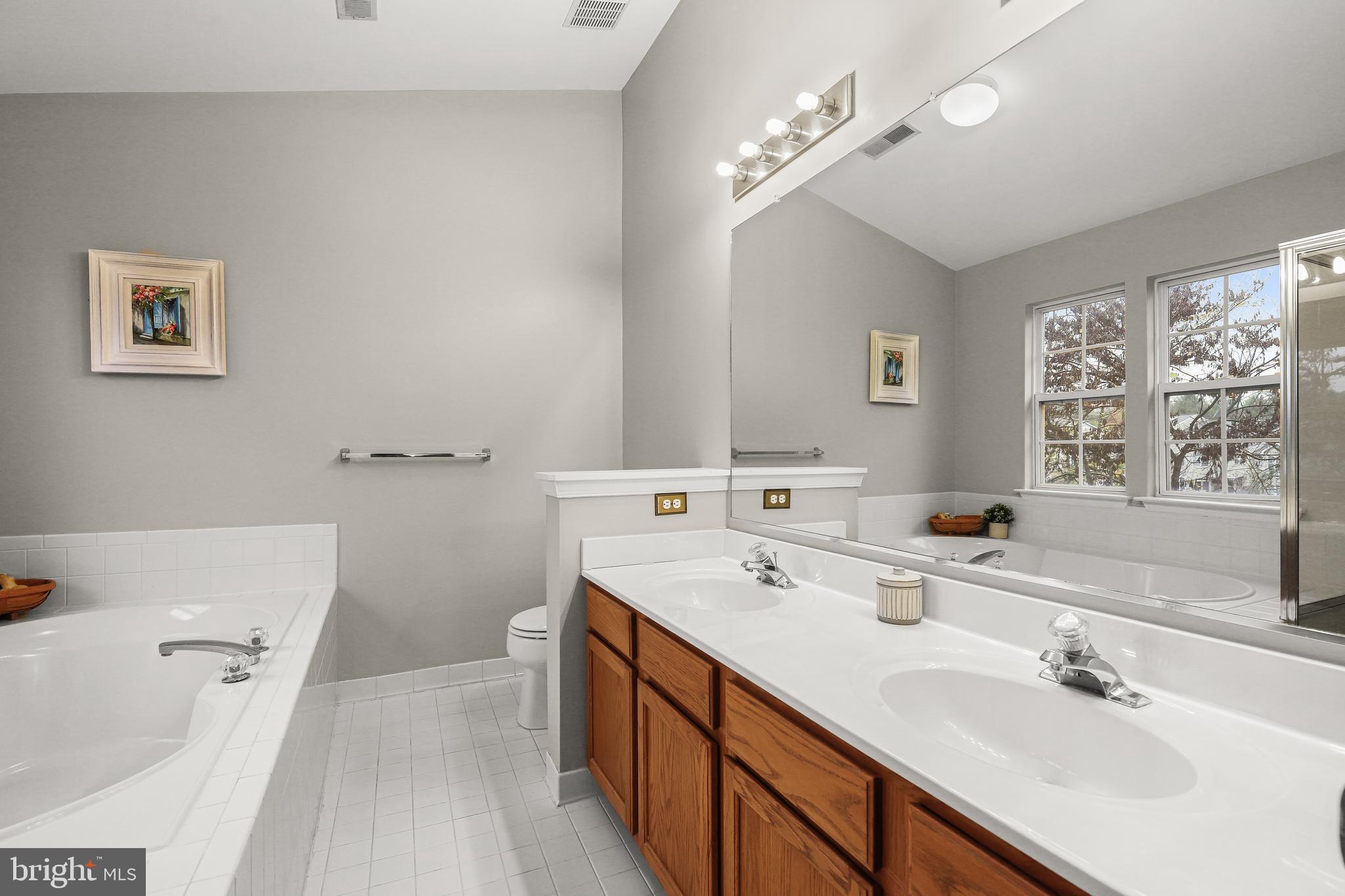 COLLEGE HILLS - Residential