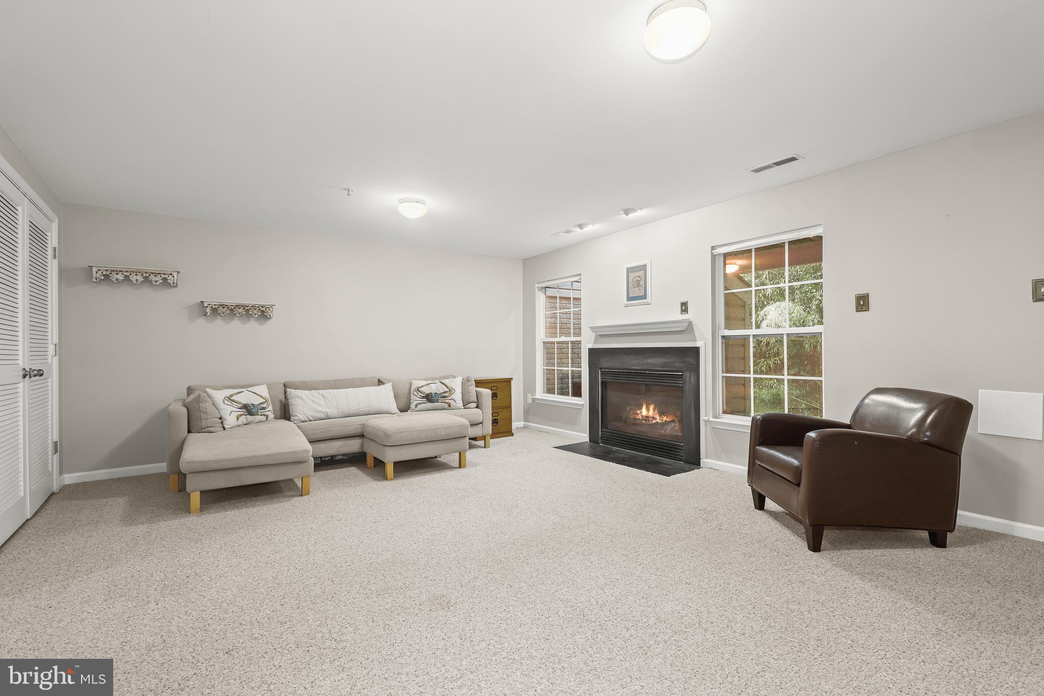 COLLEGE HILLS - Residential