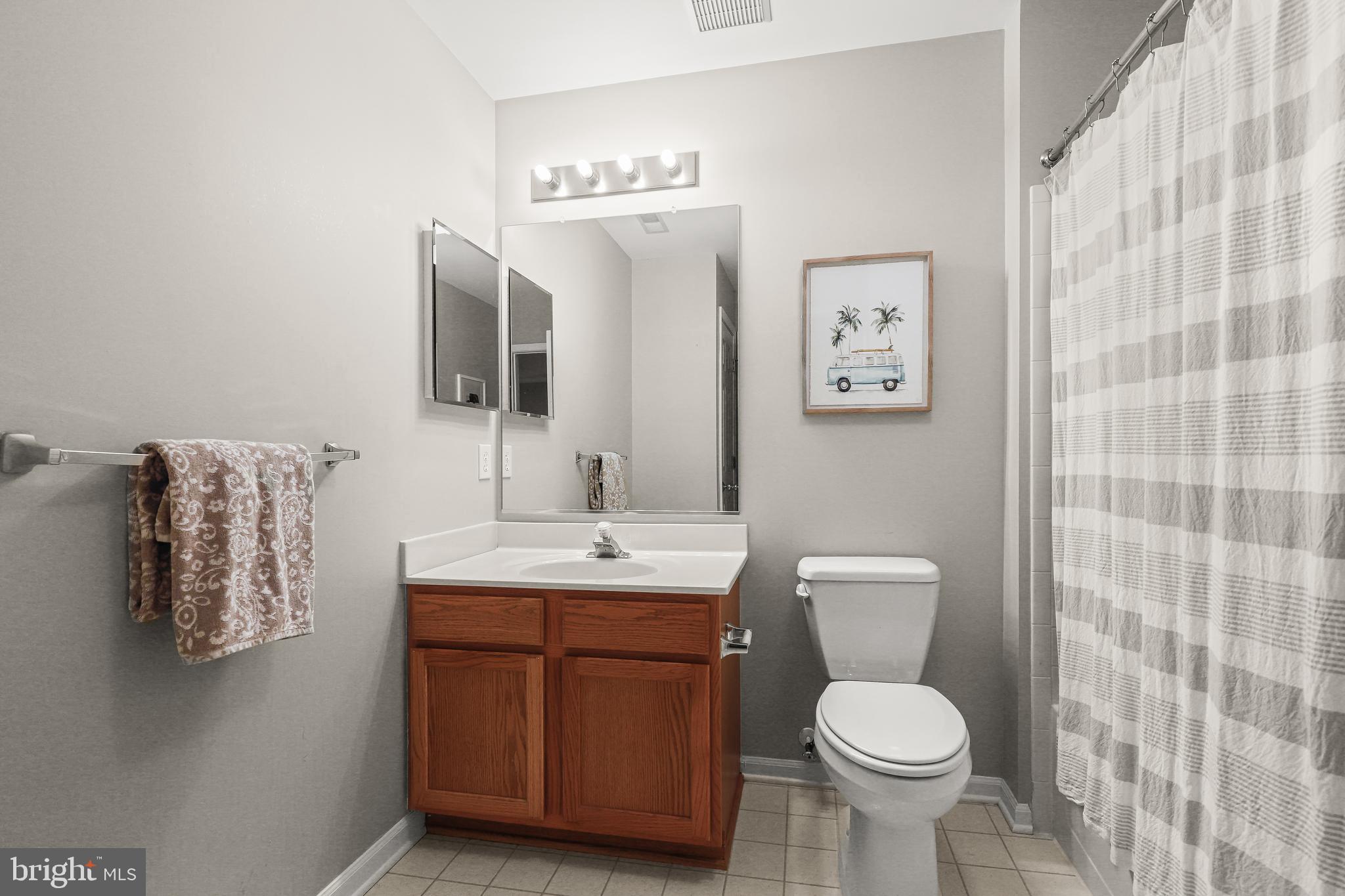 COLLEGE HILLS - Residential