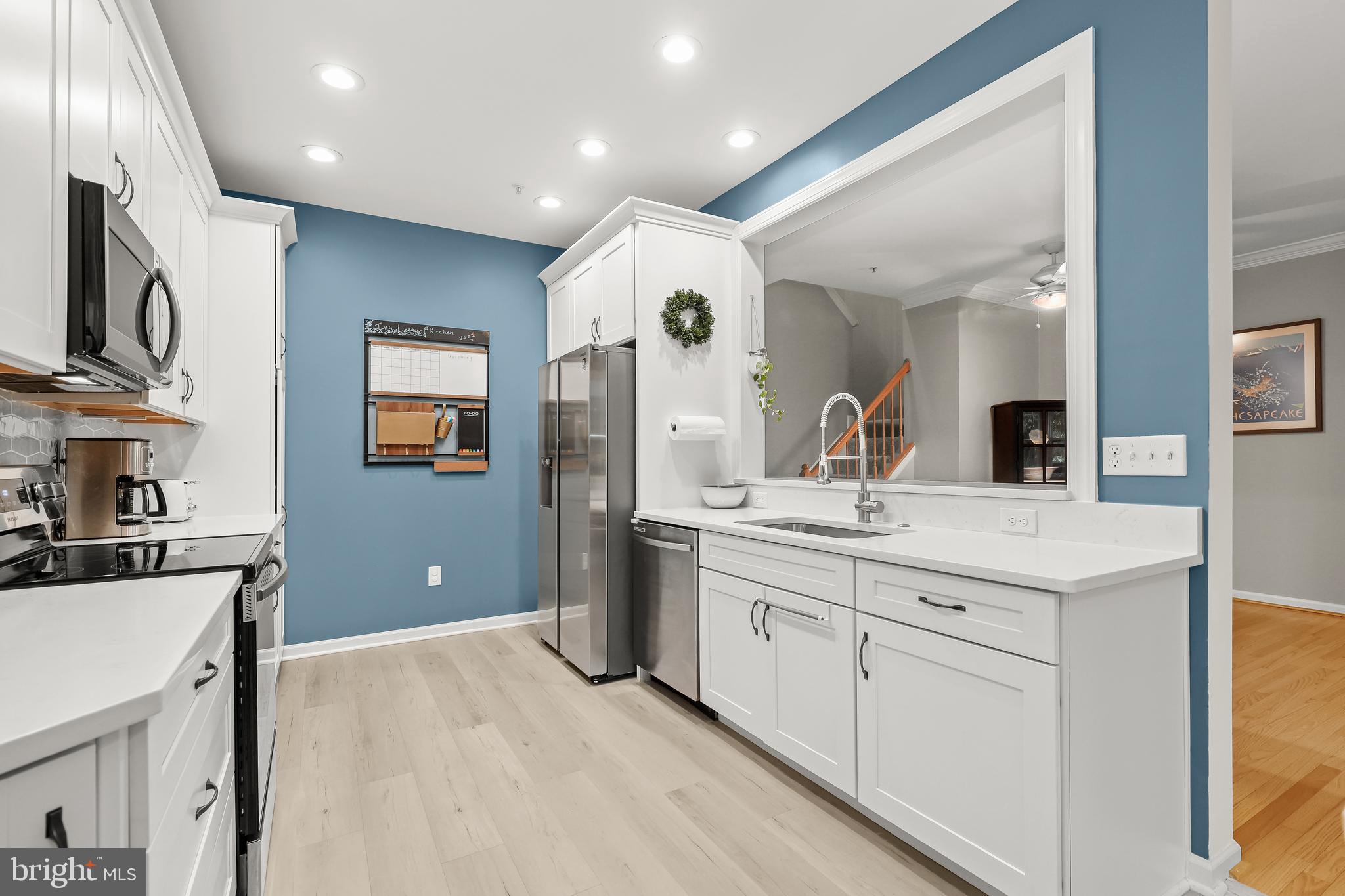 COLLEGE HILLS - Residential