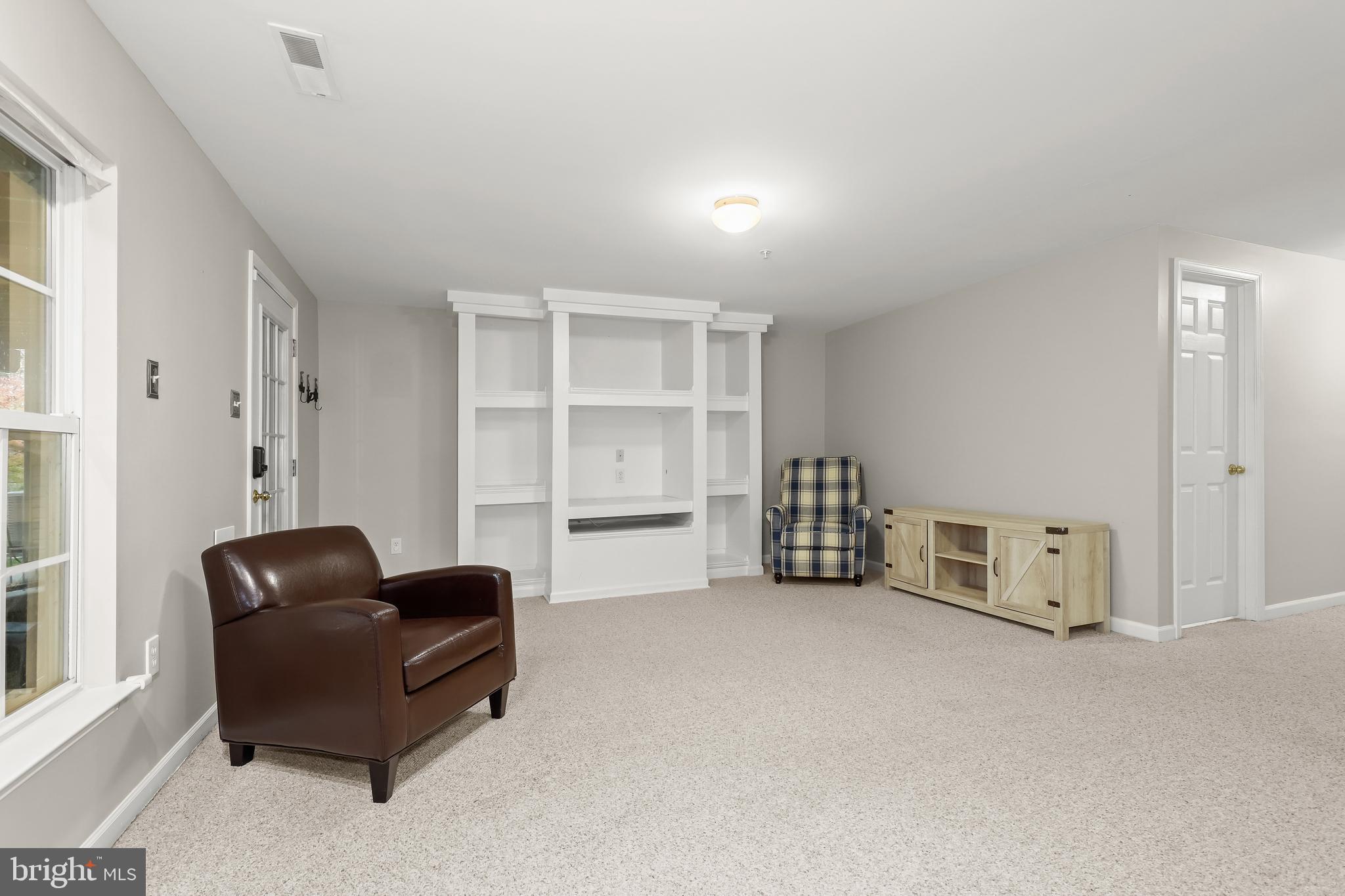 COLLEGE HILLS - Residential